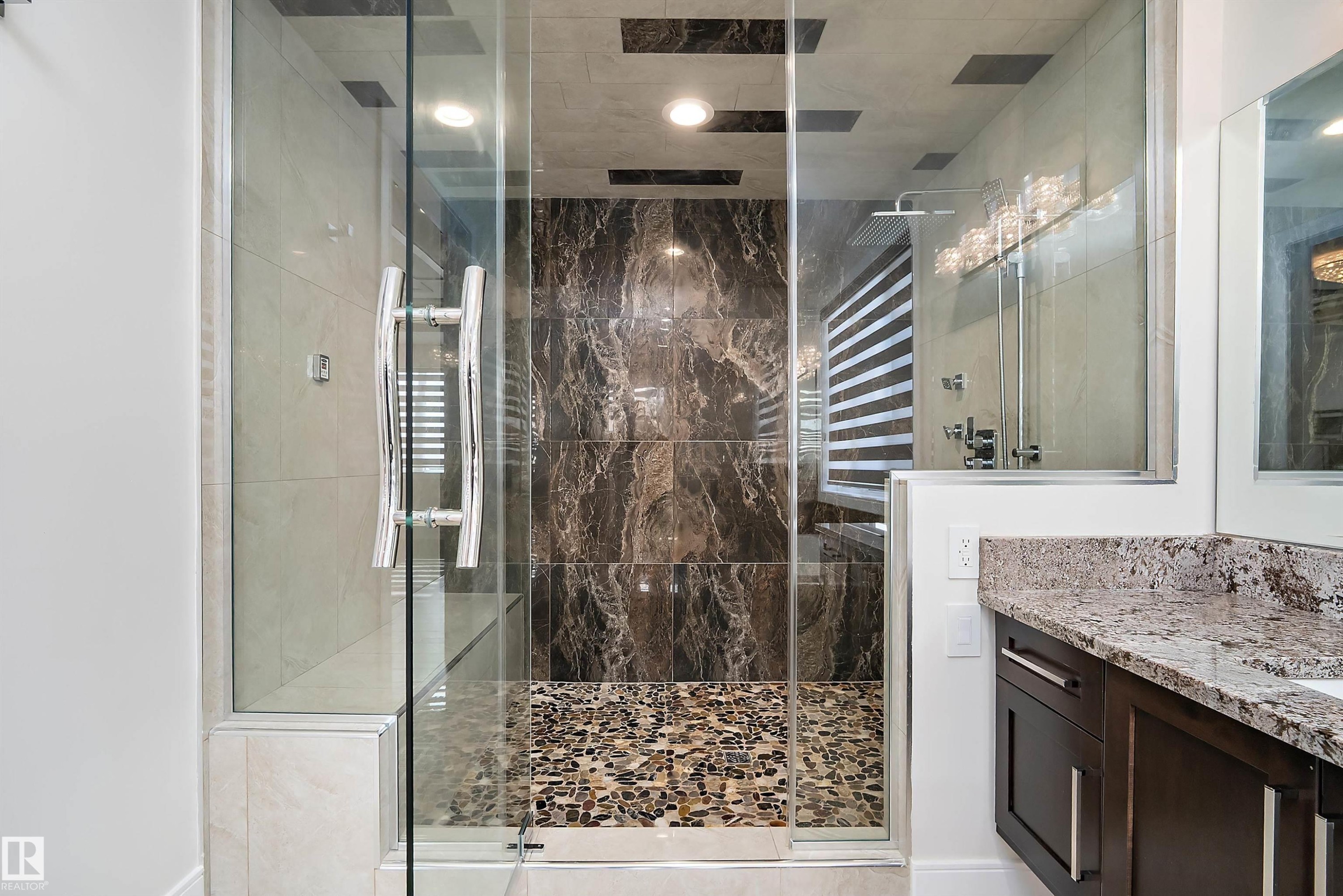 3644 Westcliff Way Sw, Edmonton, AB - Indoor Photo Showing Bathroom