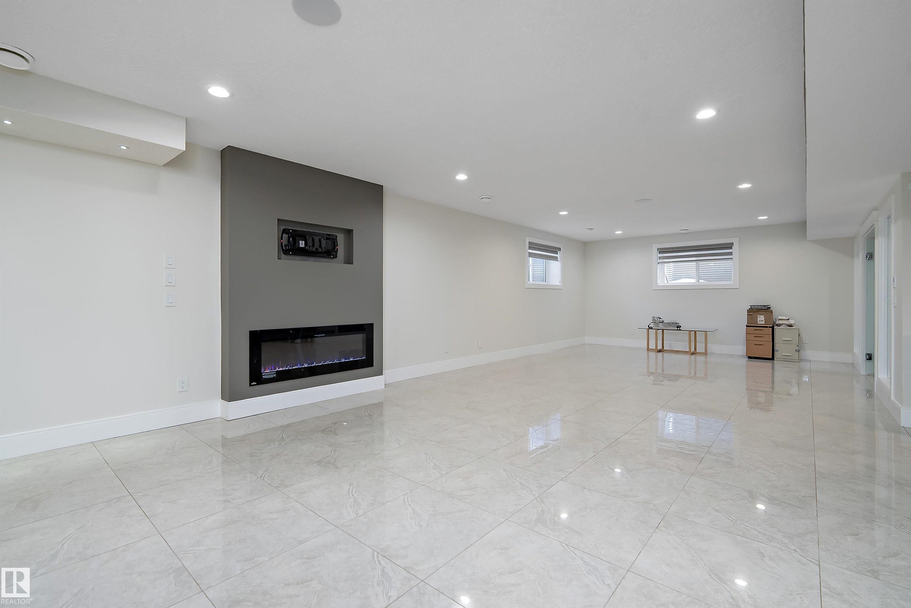 3644 Westcliff Way Sw, Edmonton, AB - Indoor