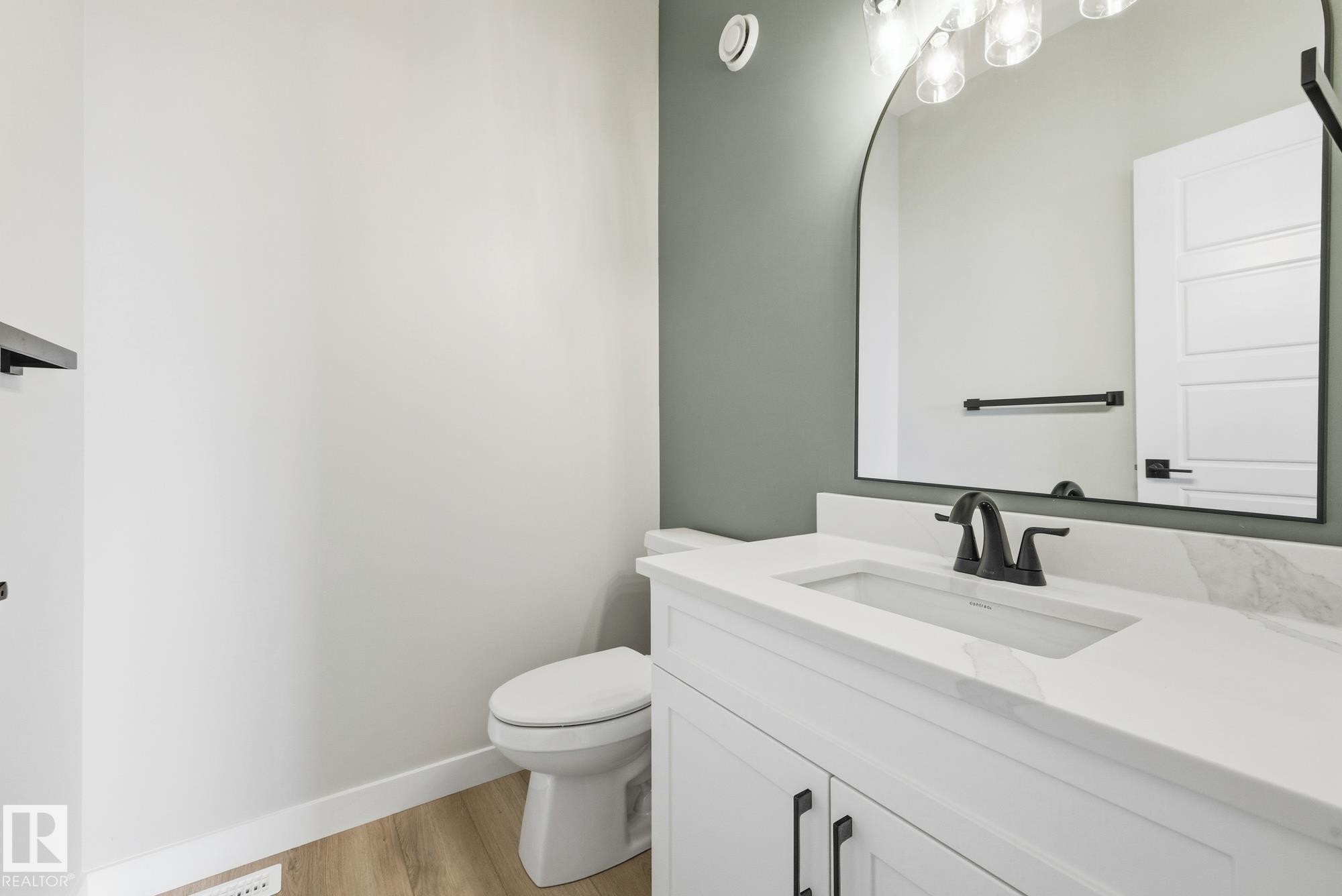 28 Harley Way, Spruce Grove, AB - Indoor Photo Showing Bathroom