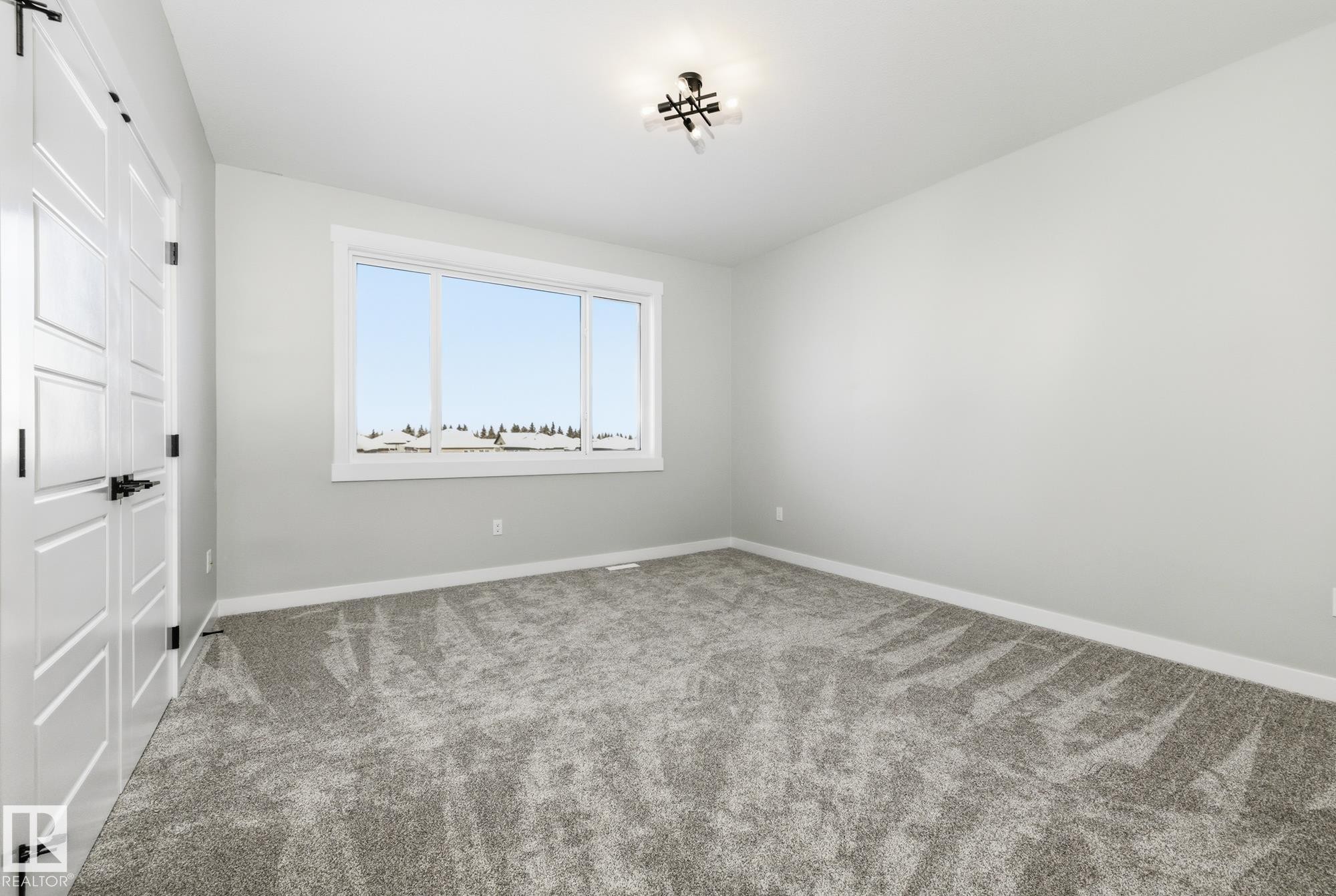 28 Harley Way, Spruce Grove, AB - Indoor Photo Showing Other Room