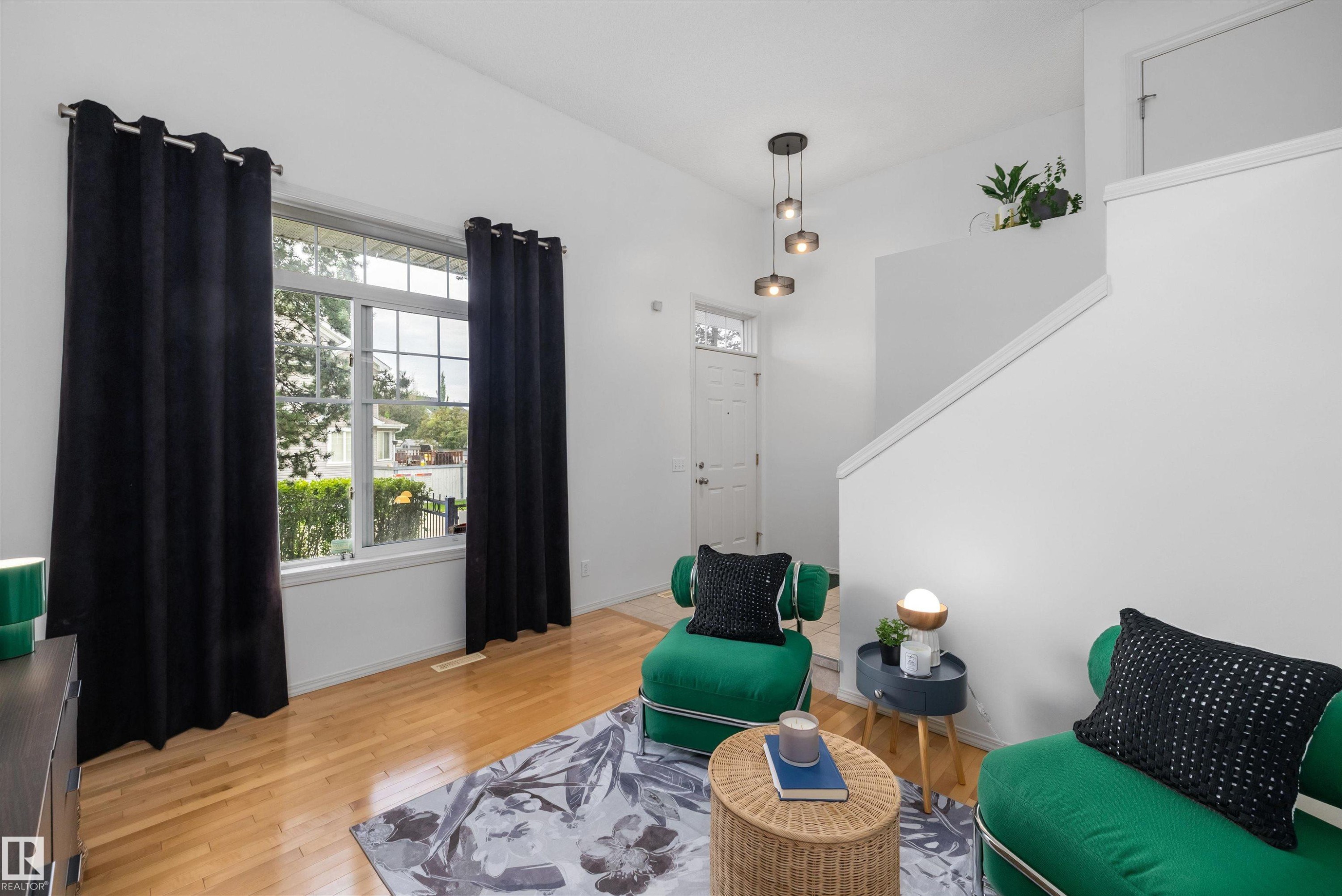 #83 8304 11 Av Sw, Edmonton, AB - Indoor