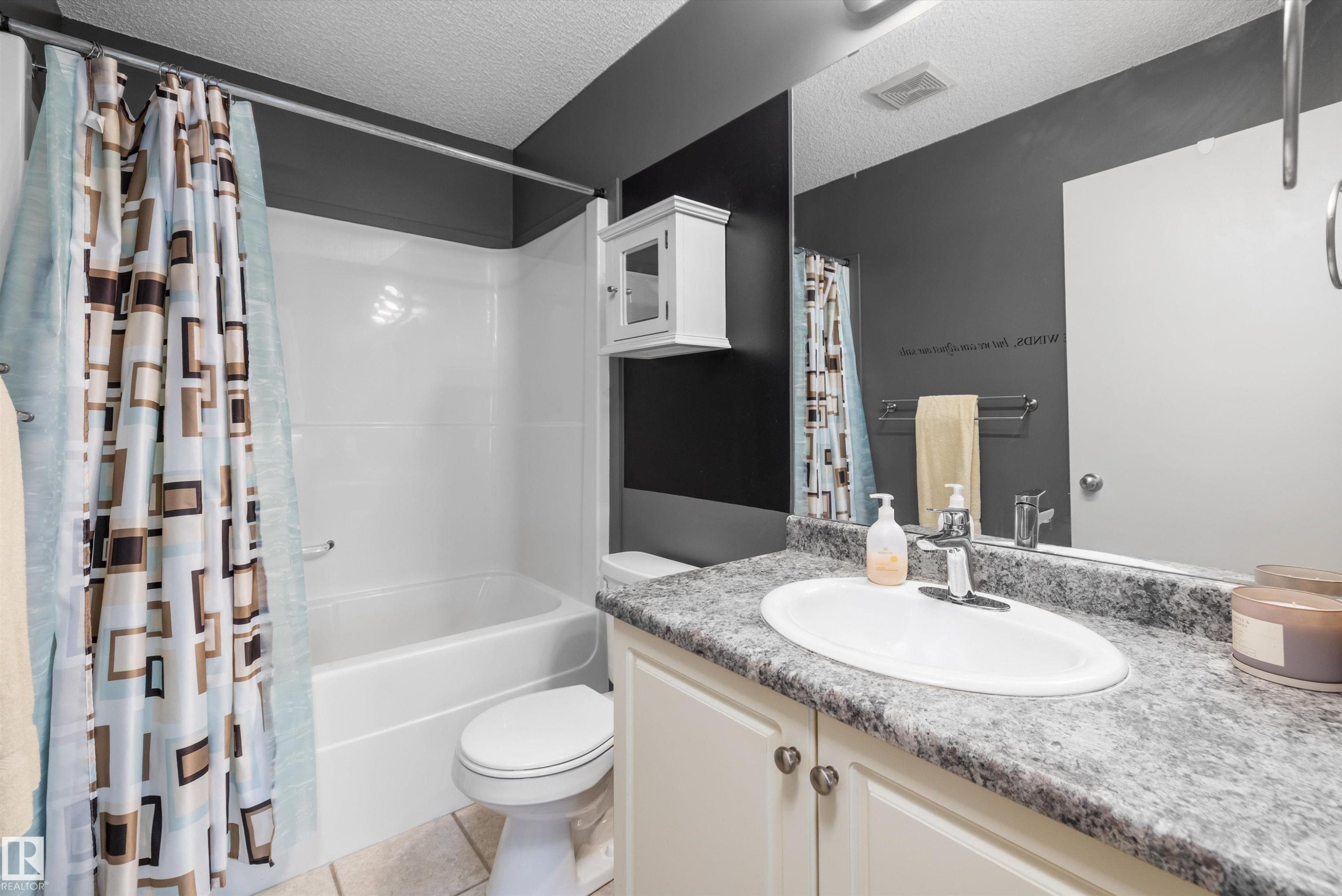 #83 8304 11 Av Sw, Edmonton, AB - Indoor Photo Showing Bathroom
