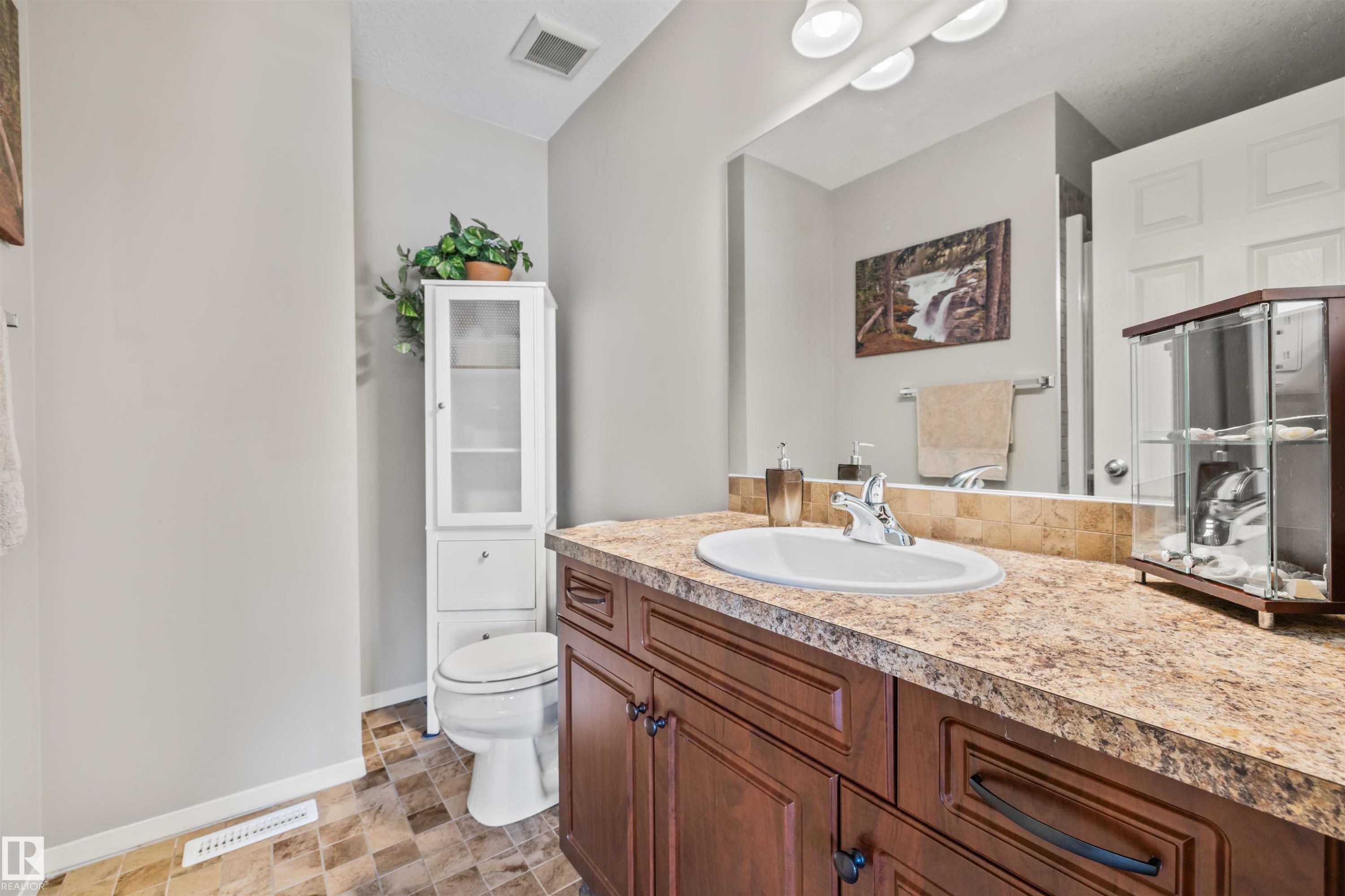#20 3751 12 St Nw, Edmonton, AB - Indoor Photo Showing Bathroom