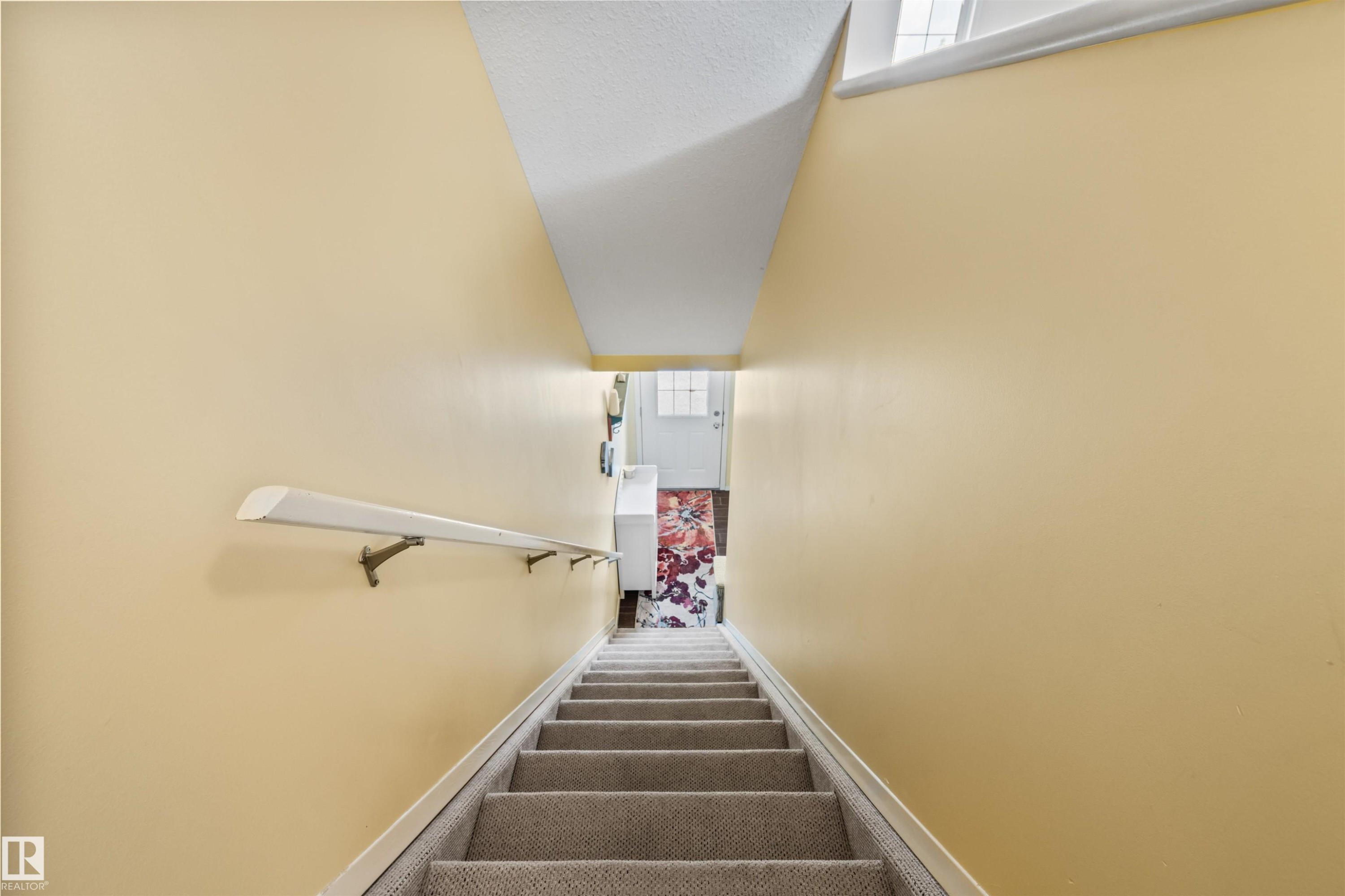#20 3751 12 St Nw, Edmonton, AB - Indoor Photo Showing Other Room