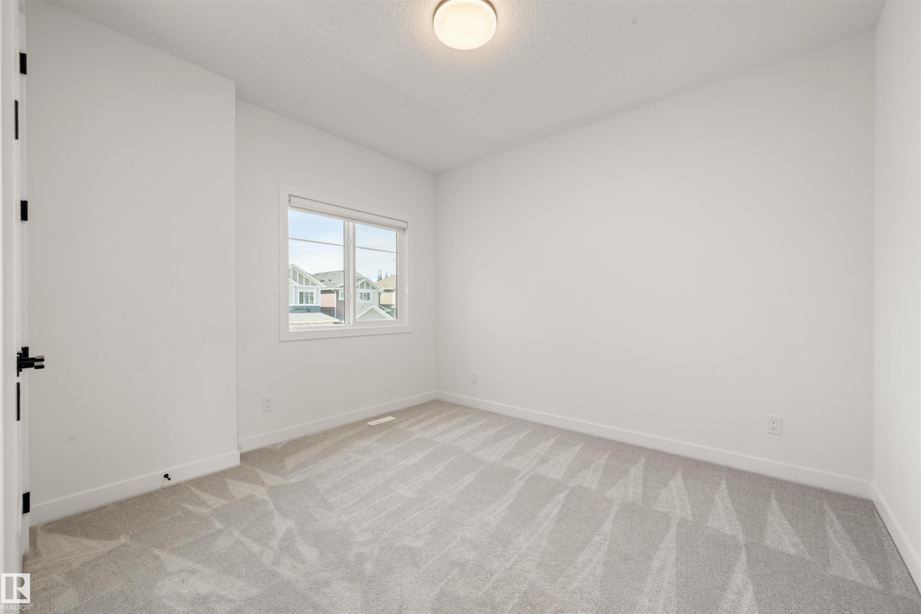 3415 Chickadee Drive Nw, Edmonton, AB - Indoor Photo Showing Other Room