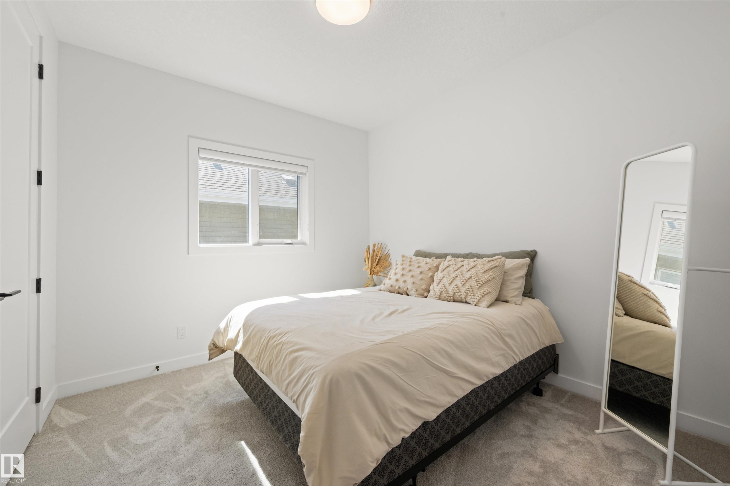 3415 Chickadee Drive Nw, Edmonton, AB - Indoor Photo Showing Bedroom