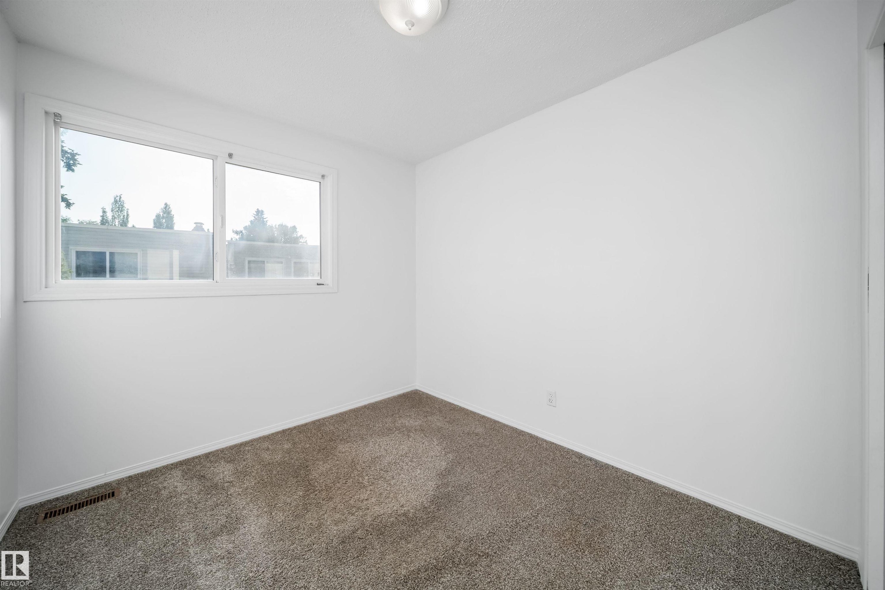 8217 182 Street Nw, Edmonton, AB