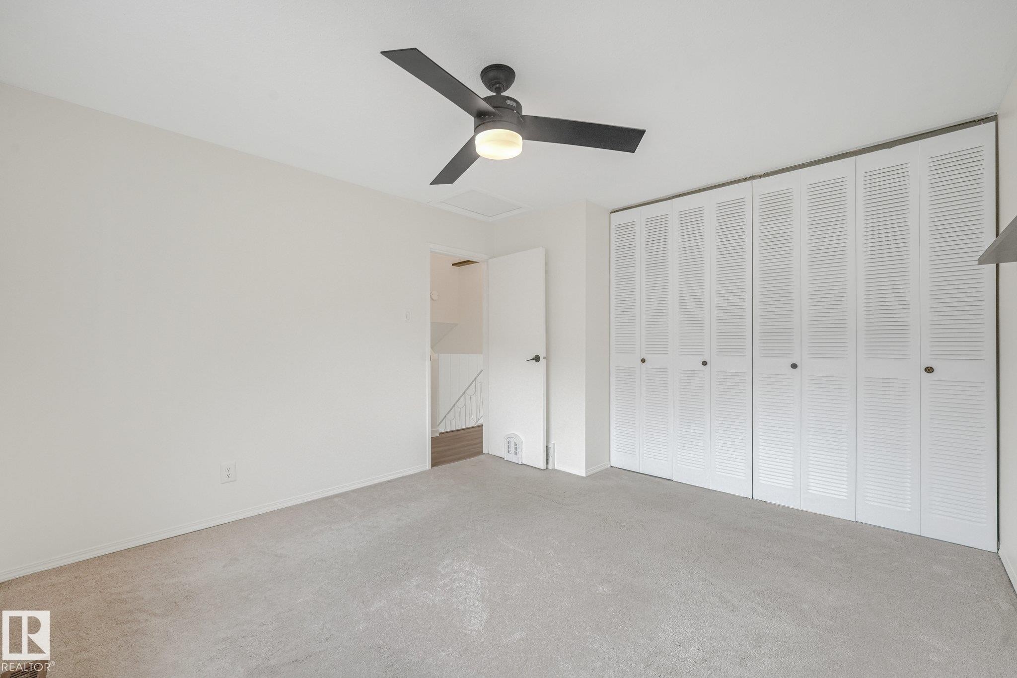 120 Morin Maze Nw, Edmonton, AB - Indoor Photo Showing Other Room