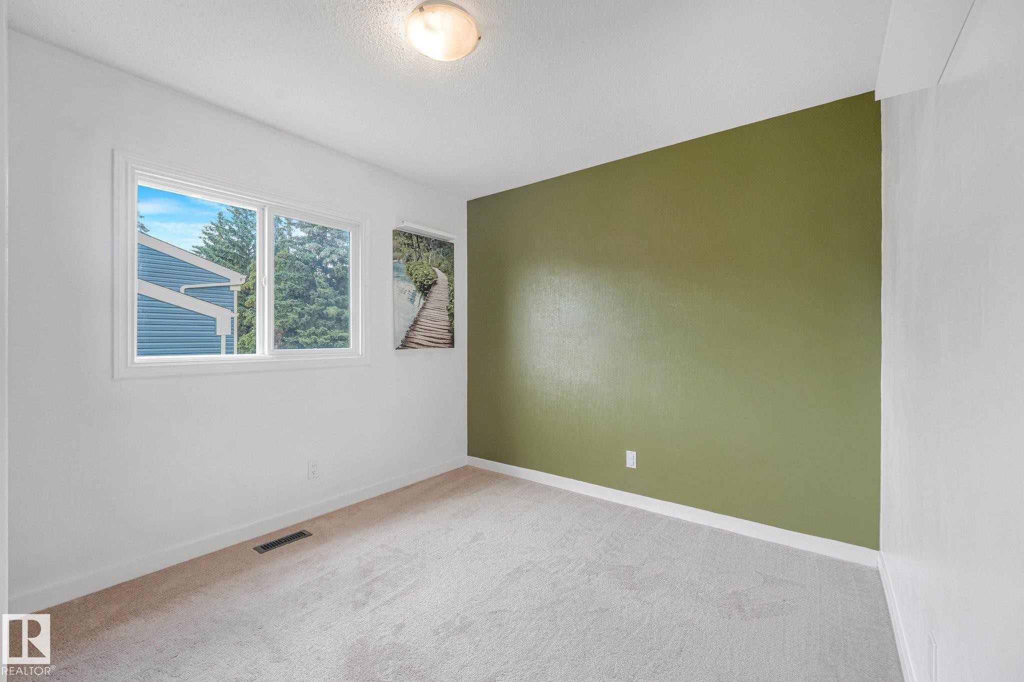 120 Morin Maze Nw, Edmonton, AB - Indoor Photo Showing Other Room