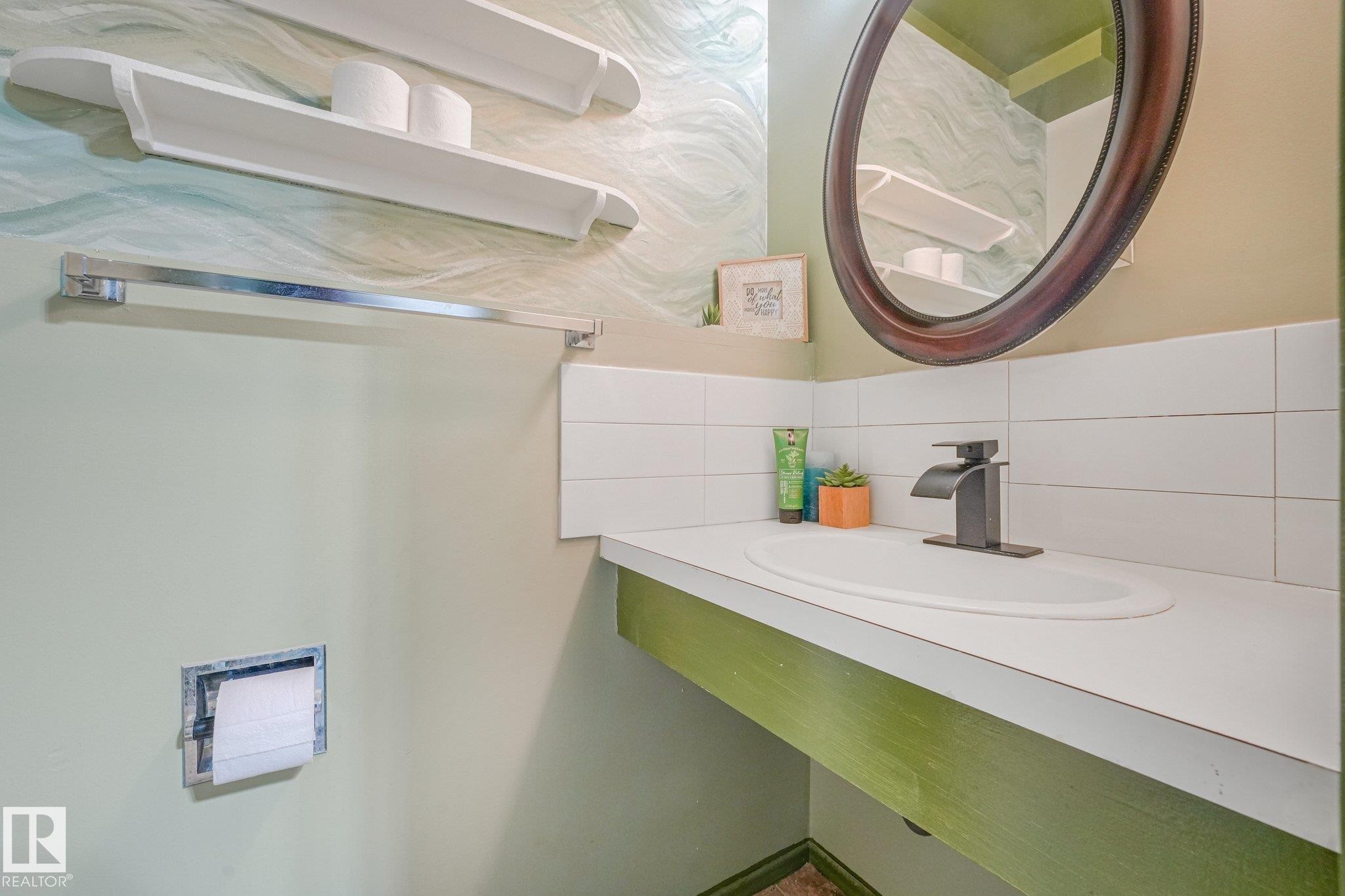 120 Morin Maze Nw, Edmonton, AB - Indoor Photo Showing Bathroom