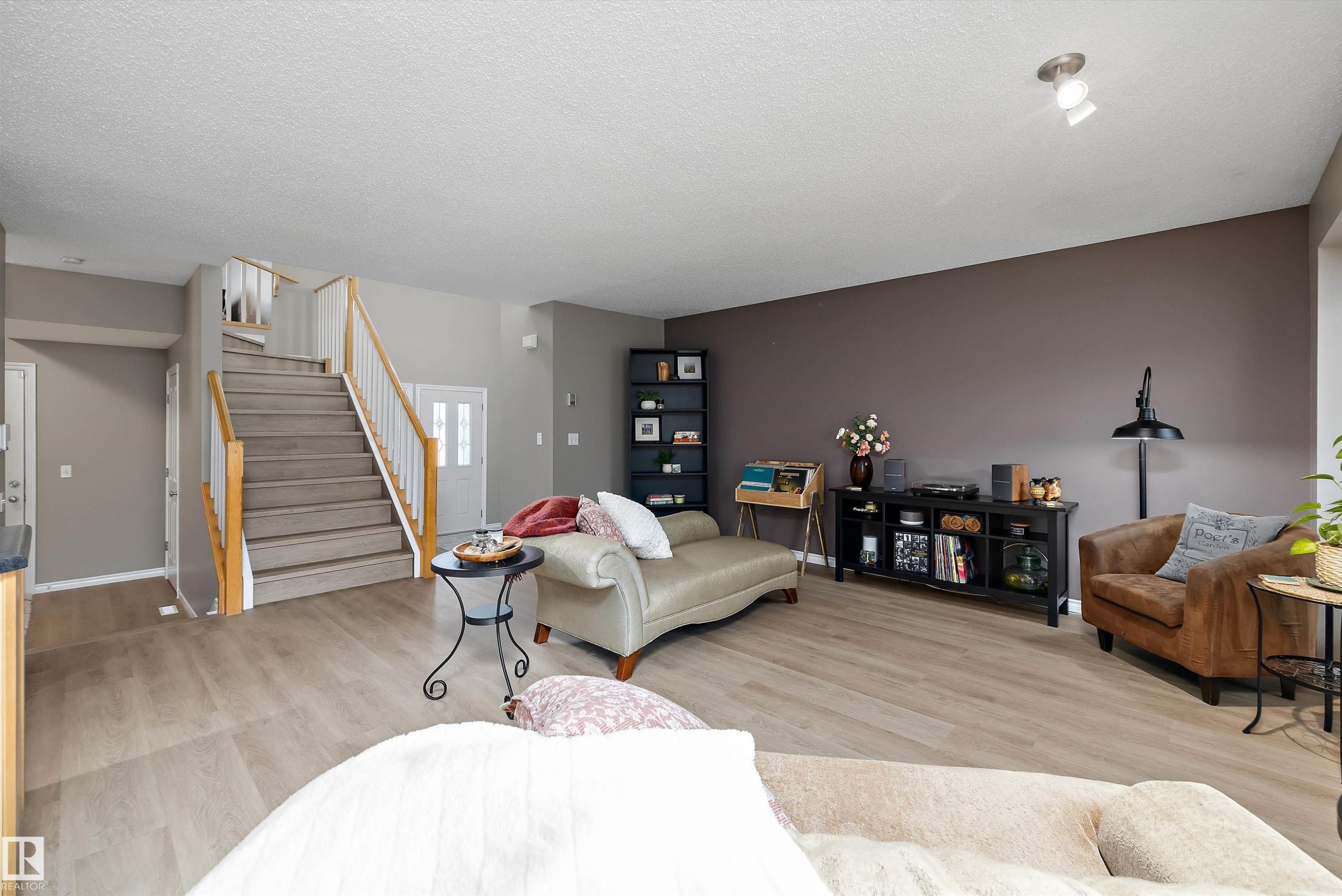 133 Greystone Crescent, Spruce Grove, AB - Indoor Photo Showing Living Room