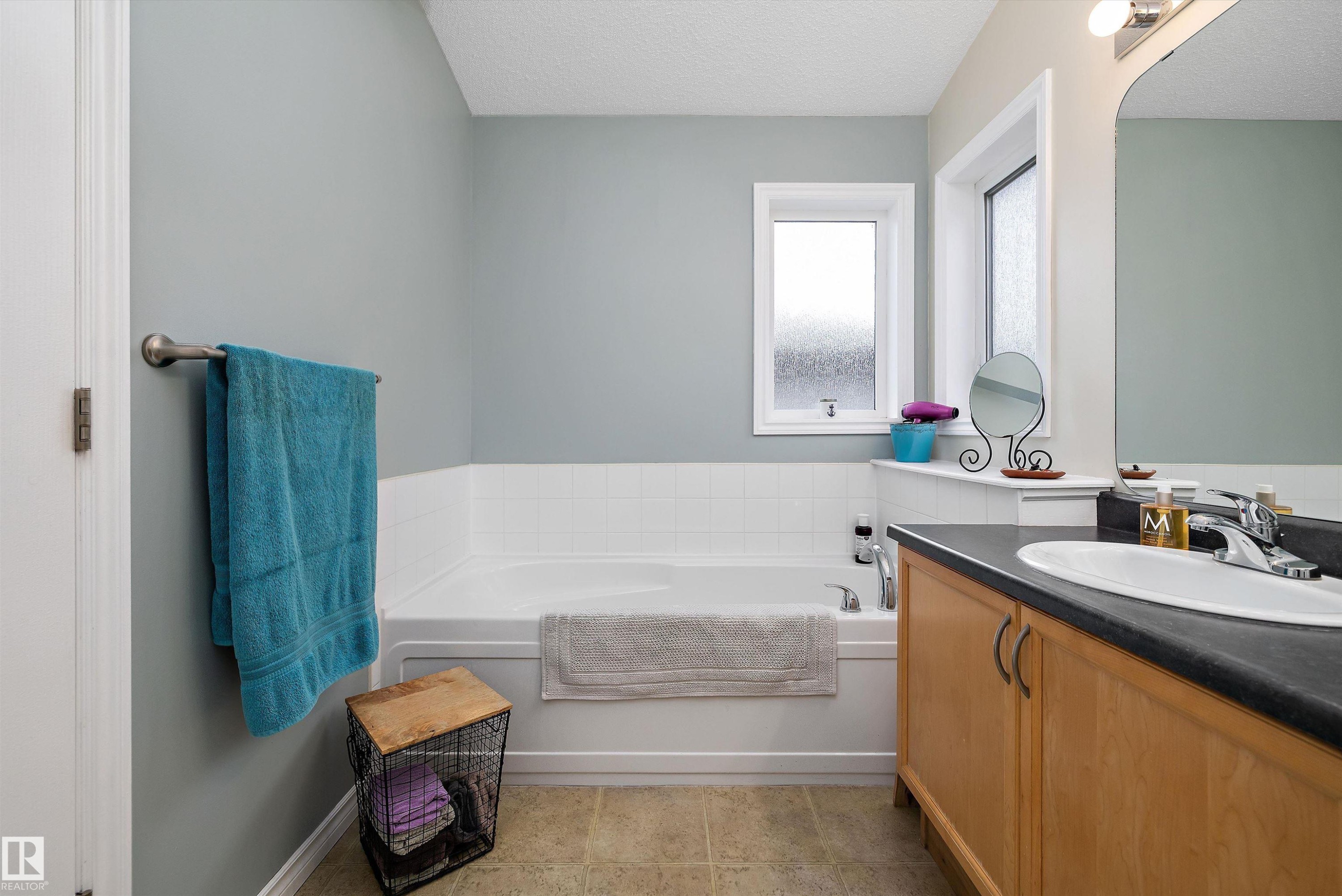133 Greystone Crescent, Spruce Grove, AB - Indoor Photo Showing Bathroom