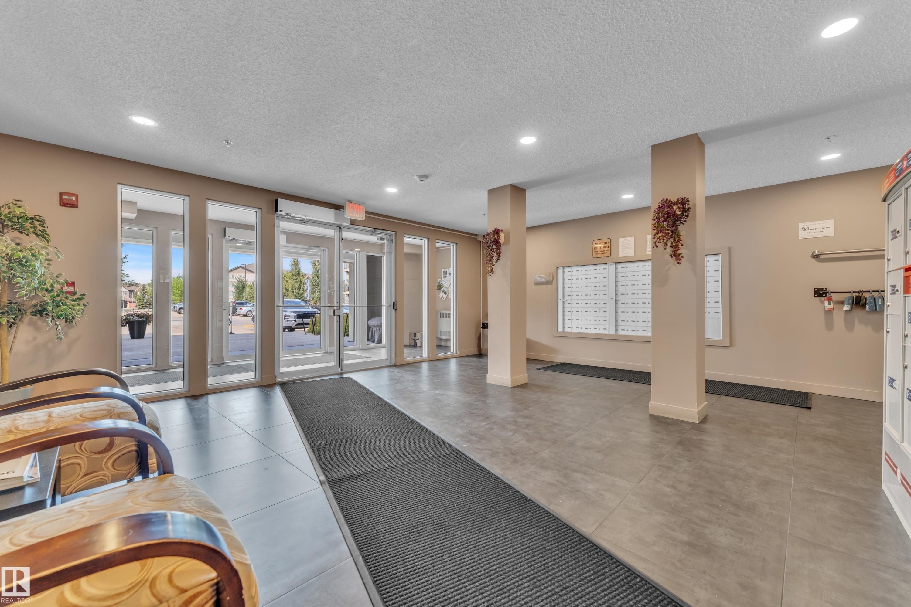 #323 274 Mcconachie Dr Nw, Edmonton, AB - Indoor