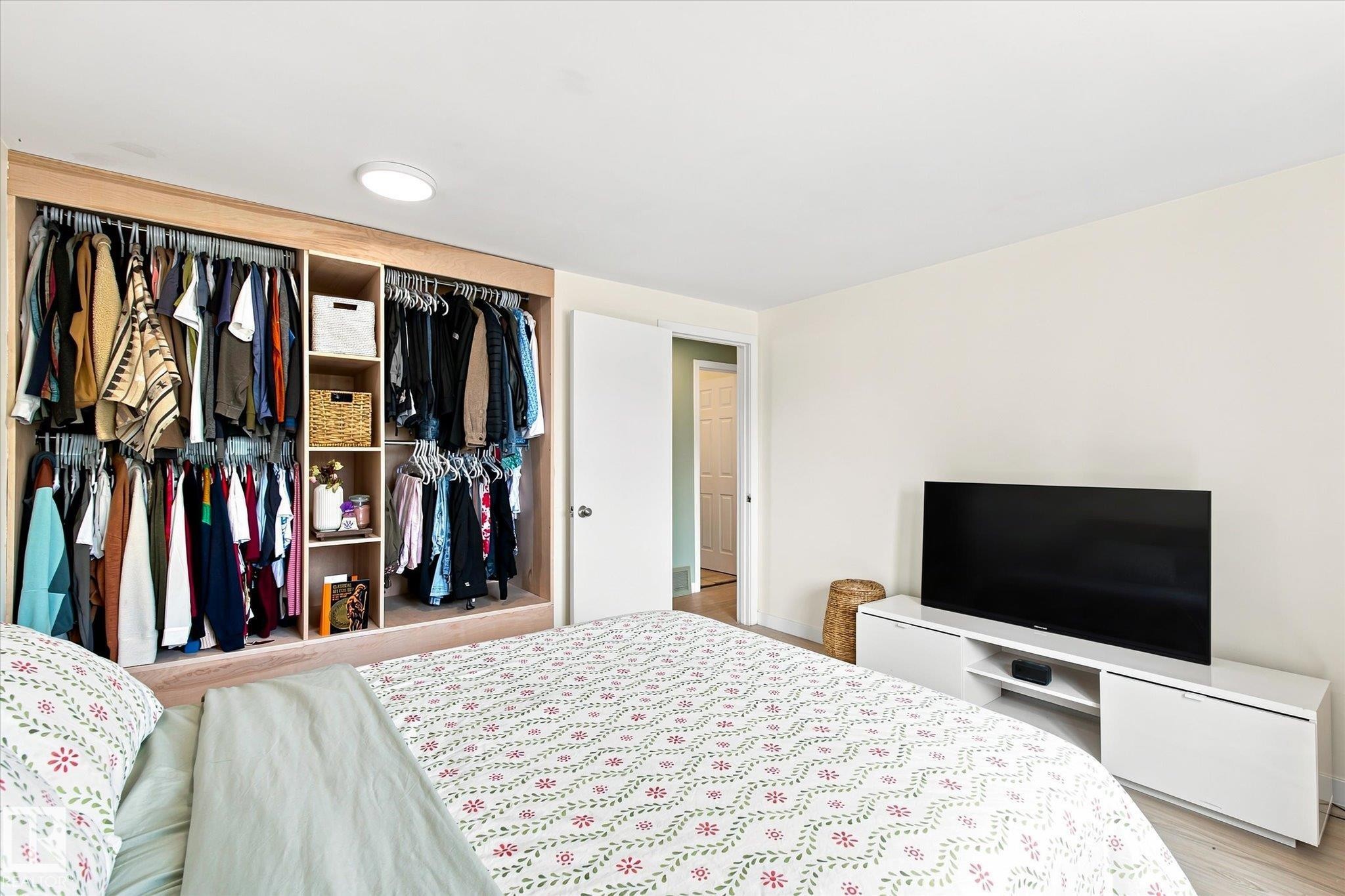 51 Birch Drive, Gibbons, AB - Indoor Photo Showing Bedroom