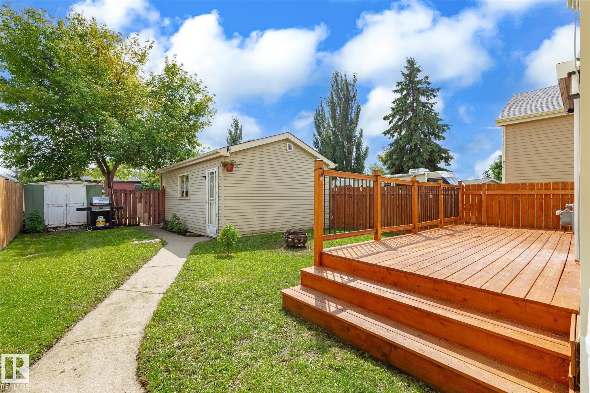 51 Birch Drive, Gibbons, AB - Outdoor