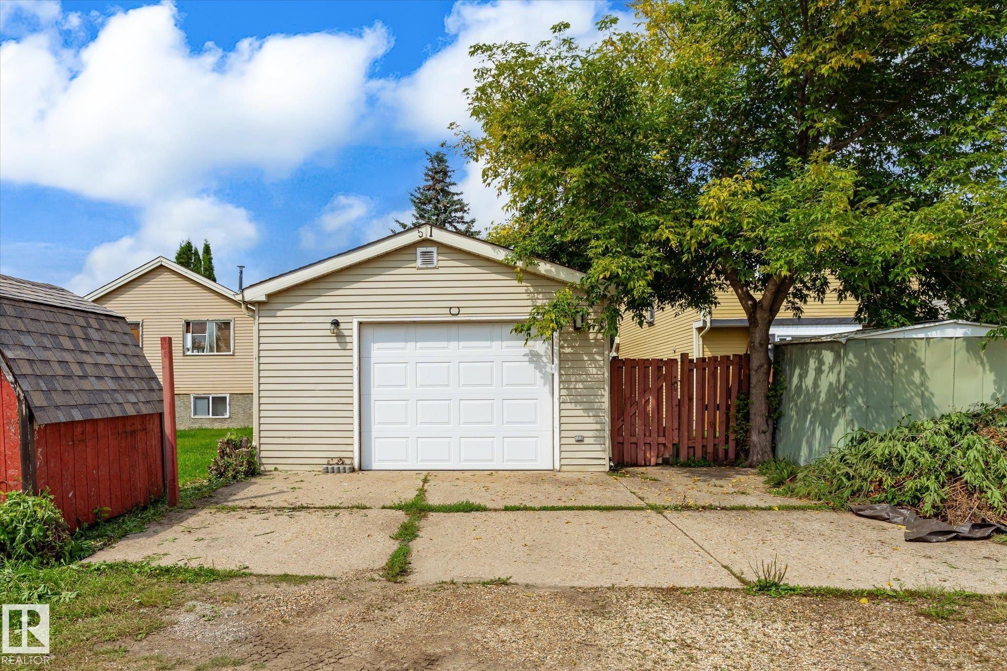 51 Birch Drive, Gibbons, AB - Outdoor