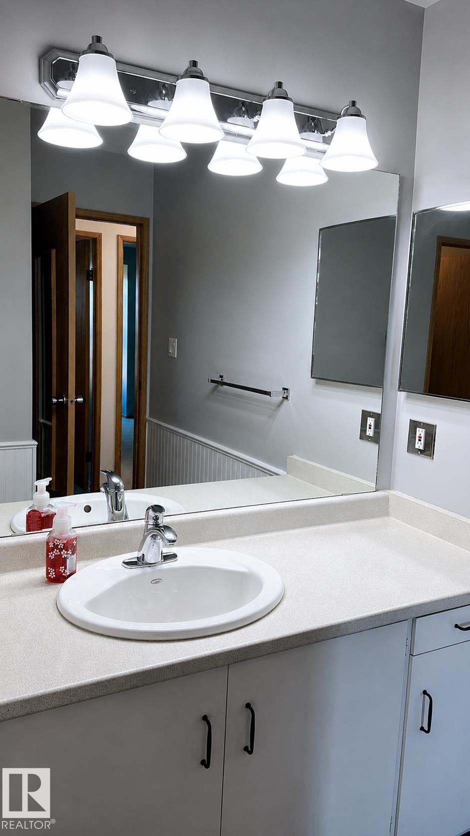 #302 44 Alpine Pl, St. Albert, AB - Indoor Photo Showing Bathroom