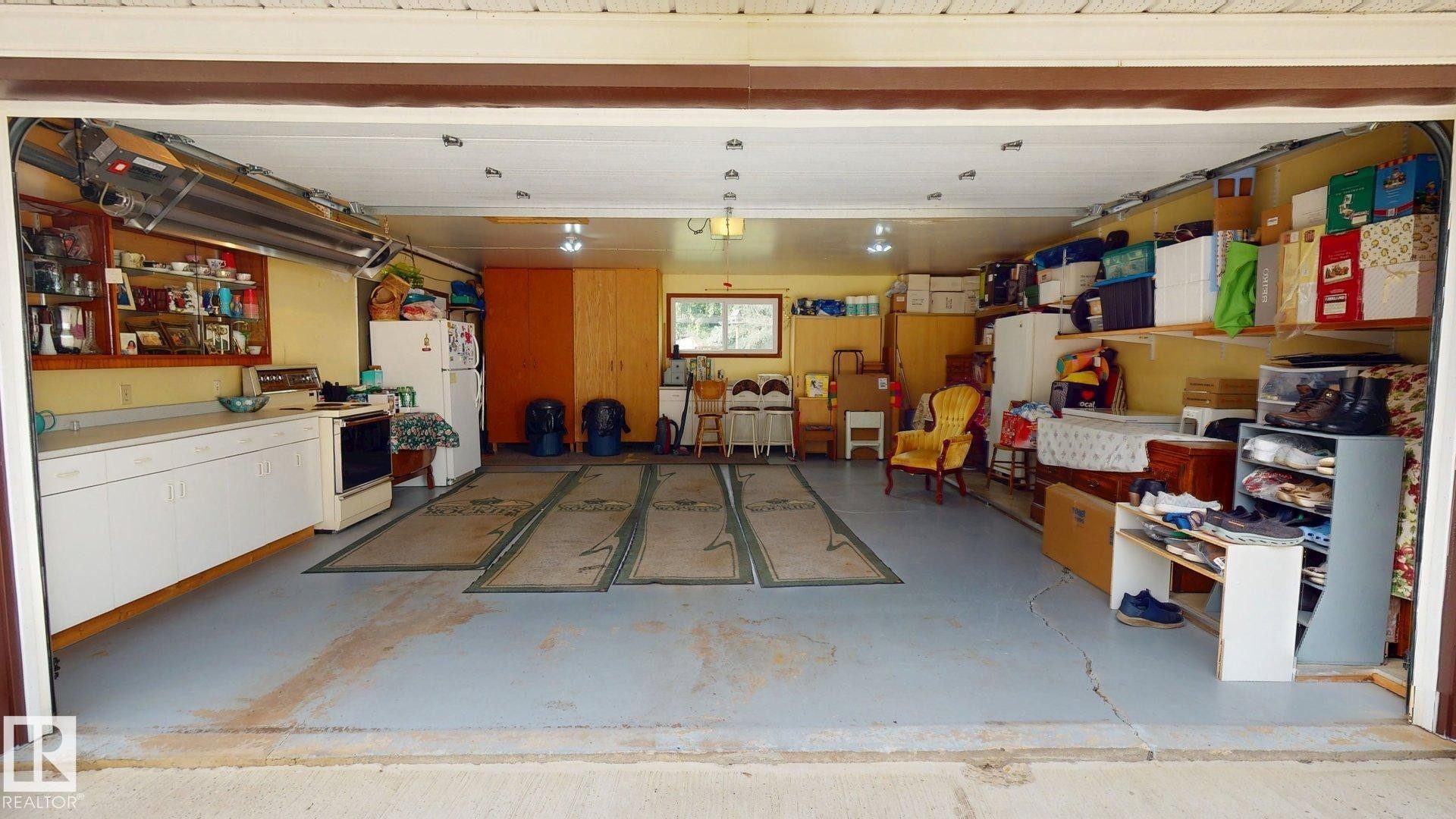 10032 108 Street, Westlock, AB - Indoor Photo Showing Garage