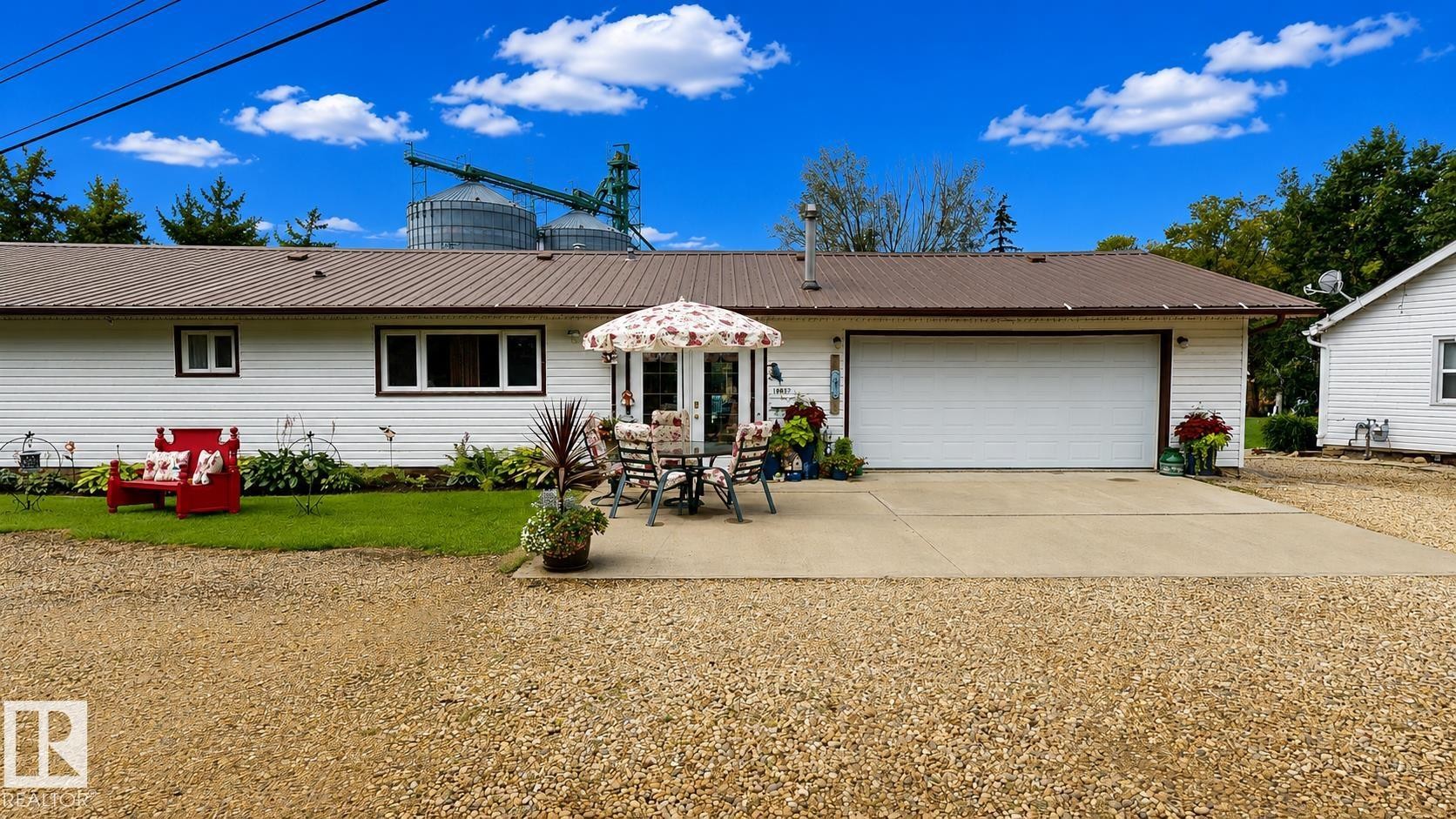 10032 108 Street, Westlock, AB - Outdoor