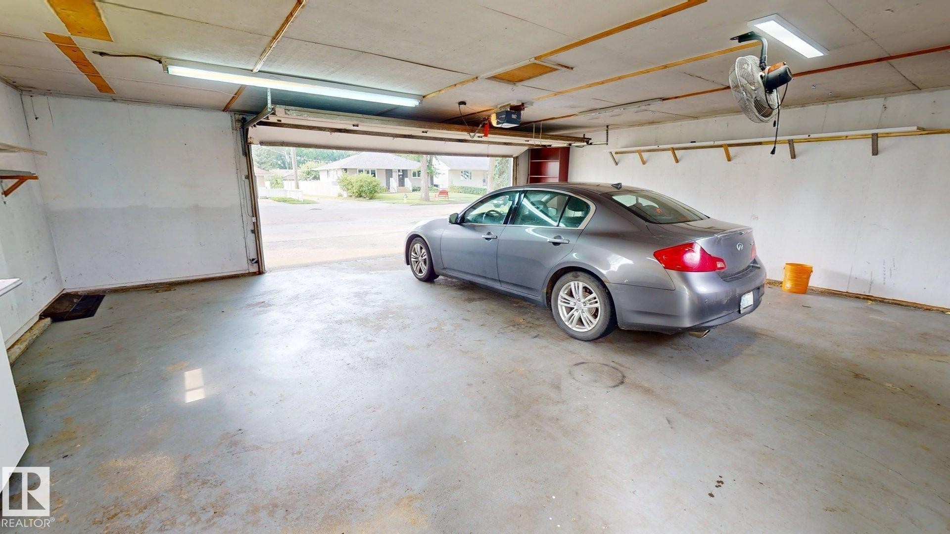 9503 77 Street Nw, Edmonton, AB - Indoor Photo Showing Garage