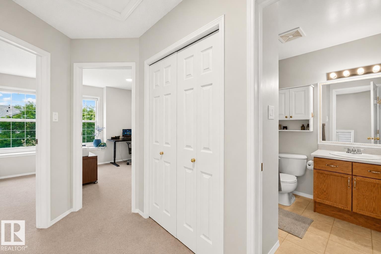 14823 47 Street Nw, Edmonton, AB - Indoor