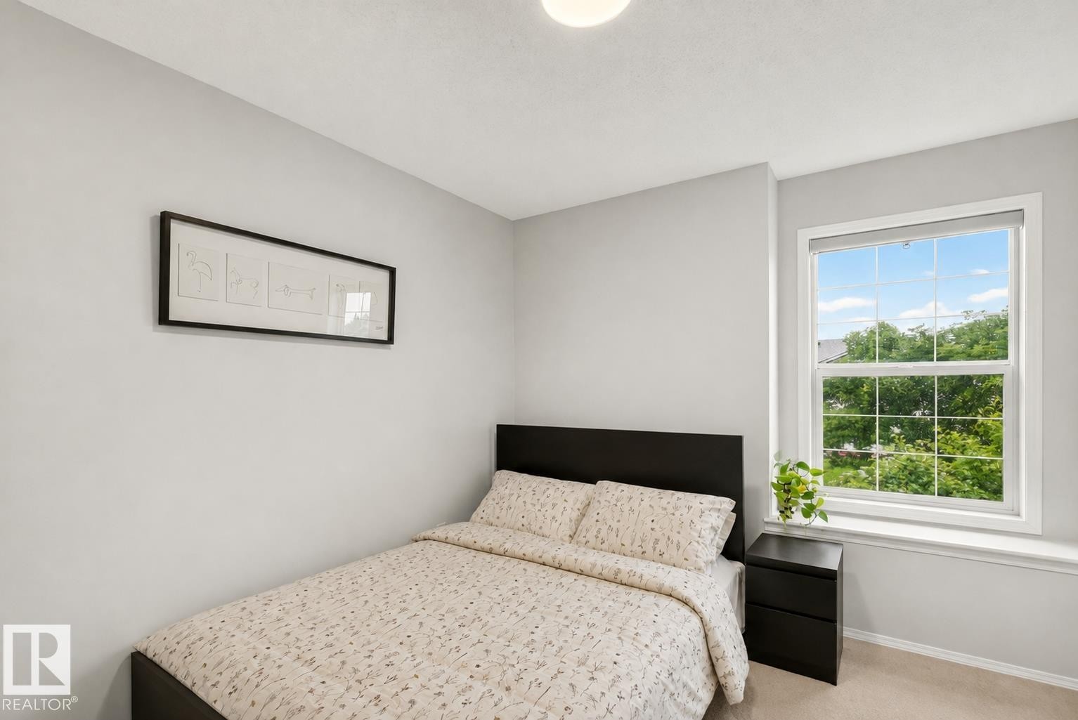 14823 47 Street Nw, Edmonton, AB - Indoor Photo Showing Bedroom