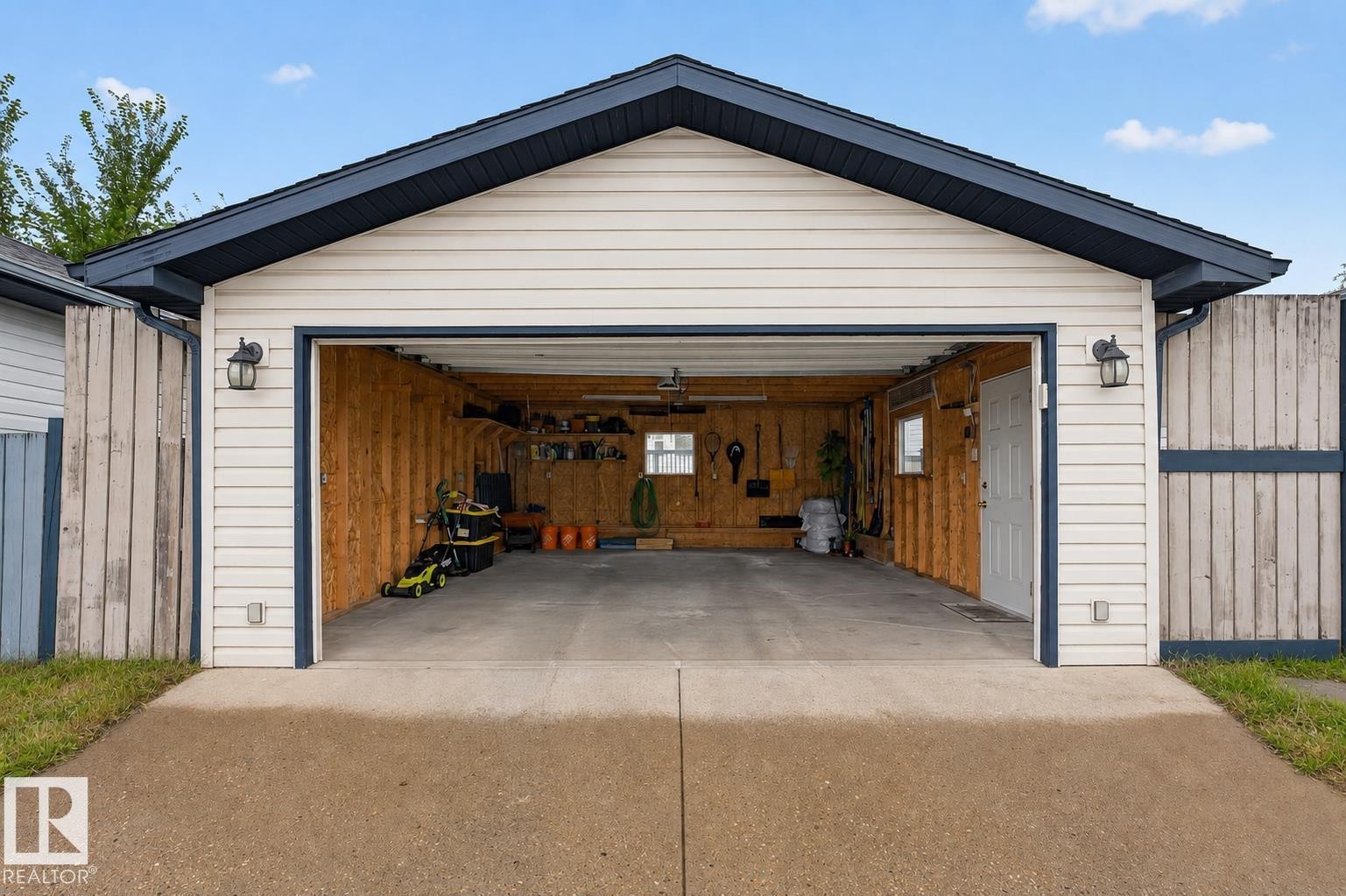 14823 47 Street Nw, Edmonton, AB - Outdoor With Exterior