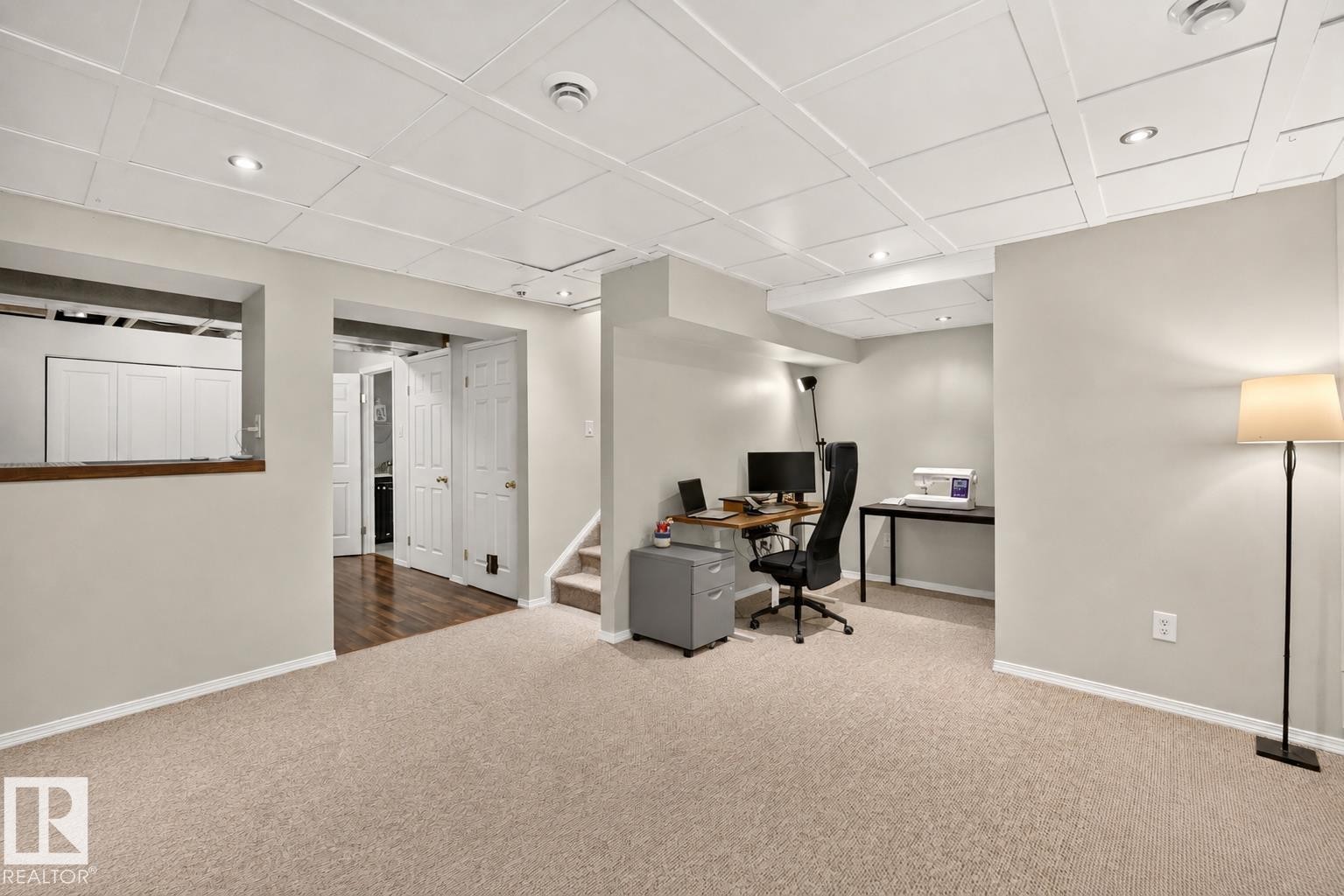 14823 47 Street Nw, Edmonton, AB - Indoor