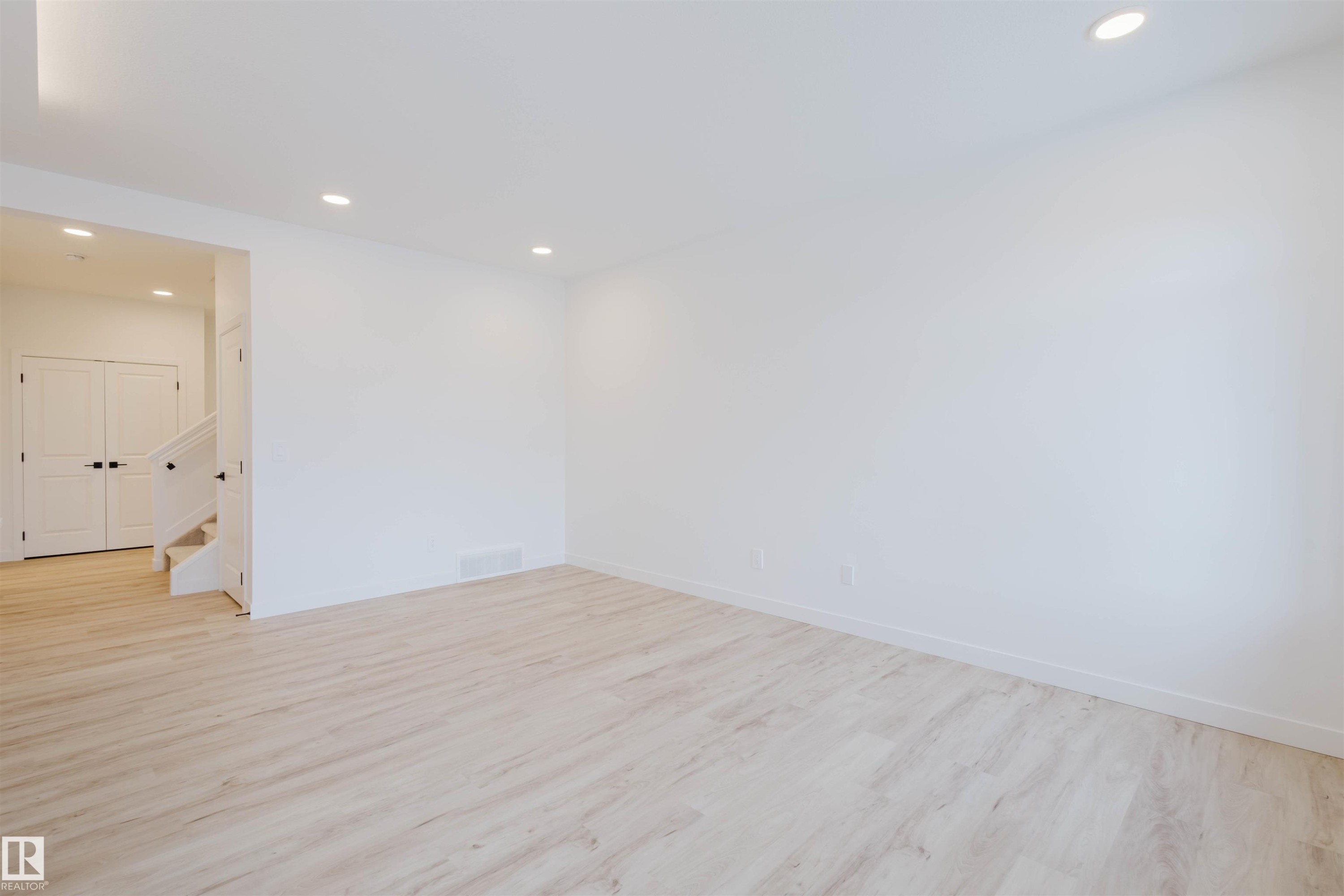 8249 Kiriak Loop Sw, Edmonton, AB
