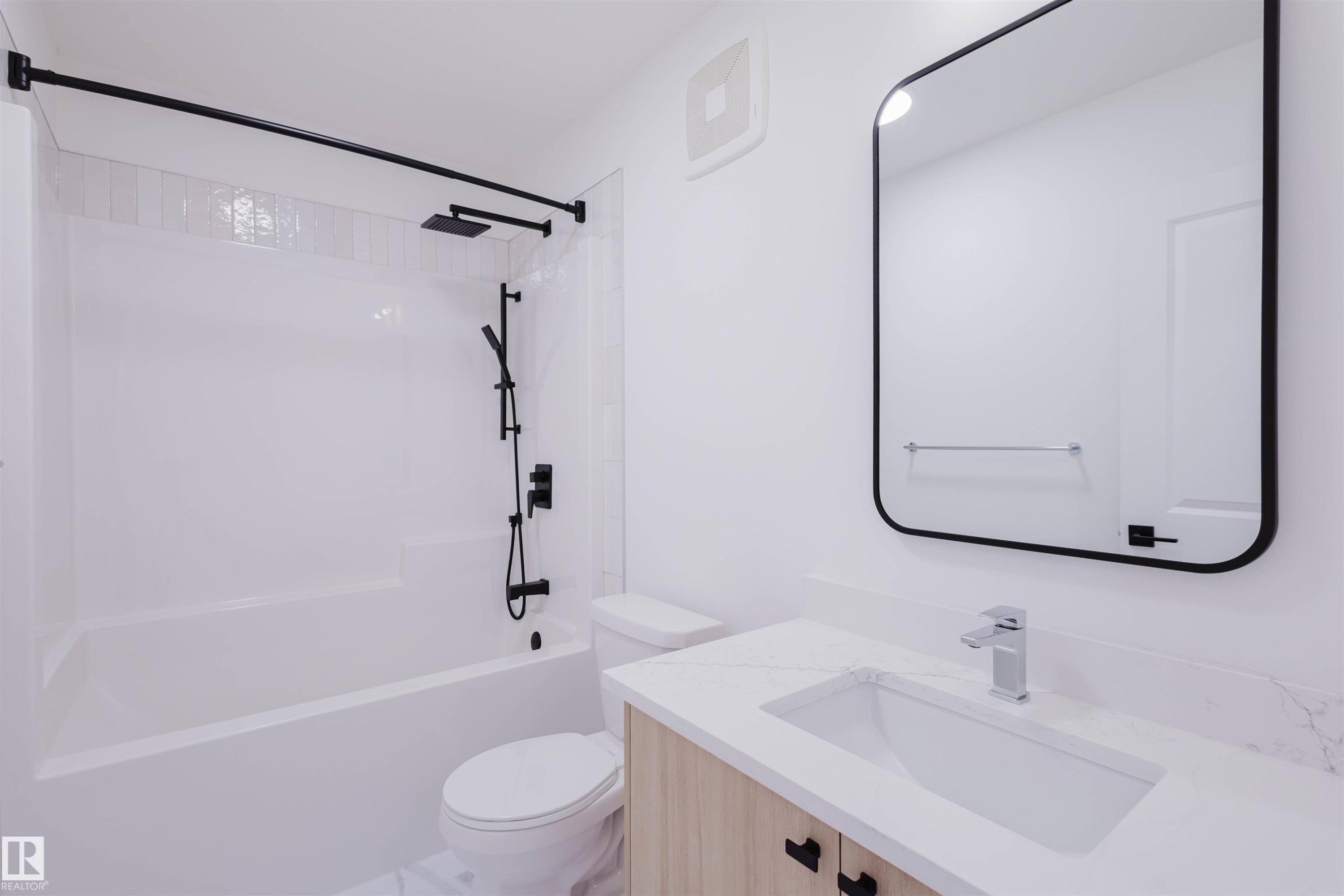 8249 Kiriak Loop Sw, Edmonton, AB