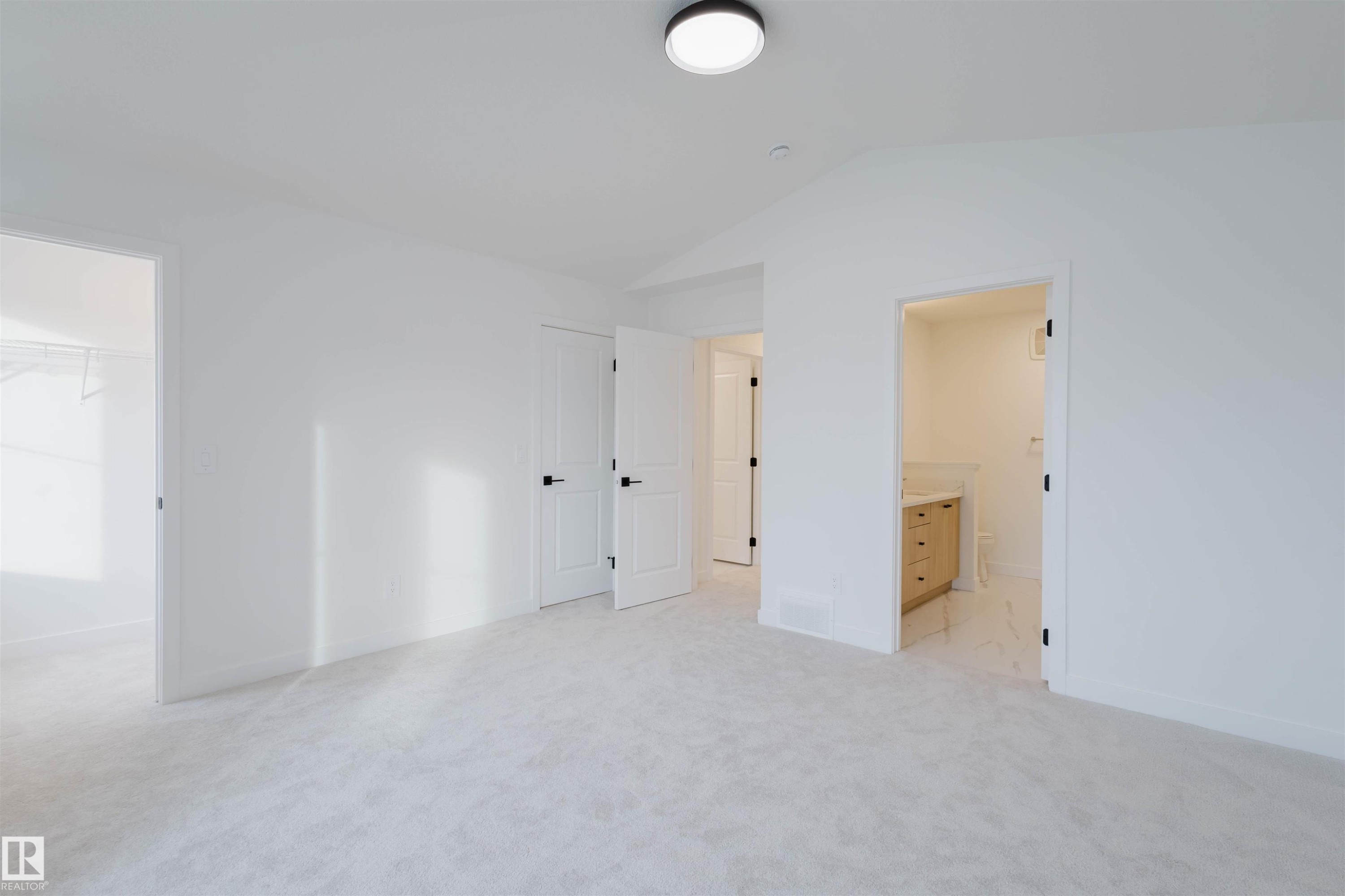8249 Kiriak Loop Sw, Edmonton, AB