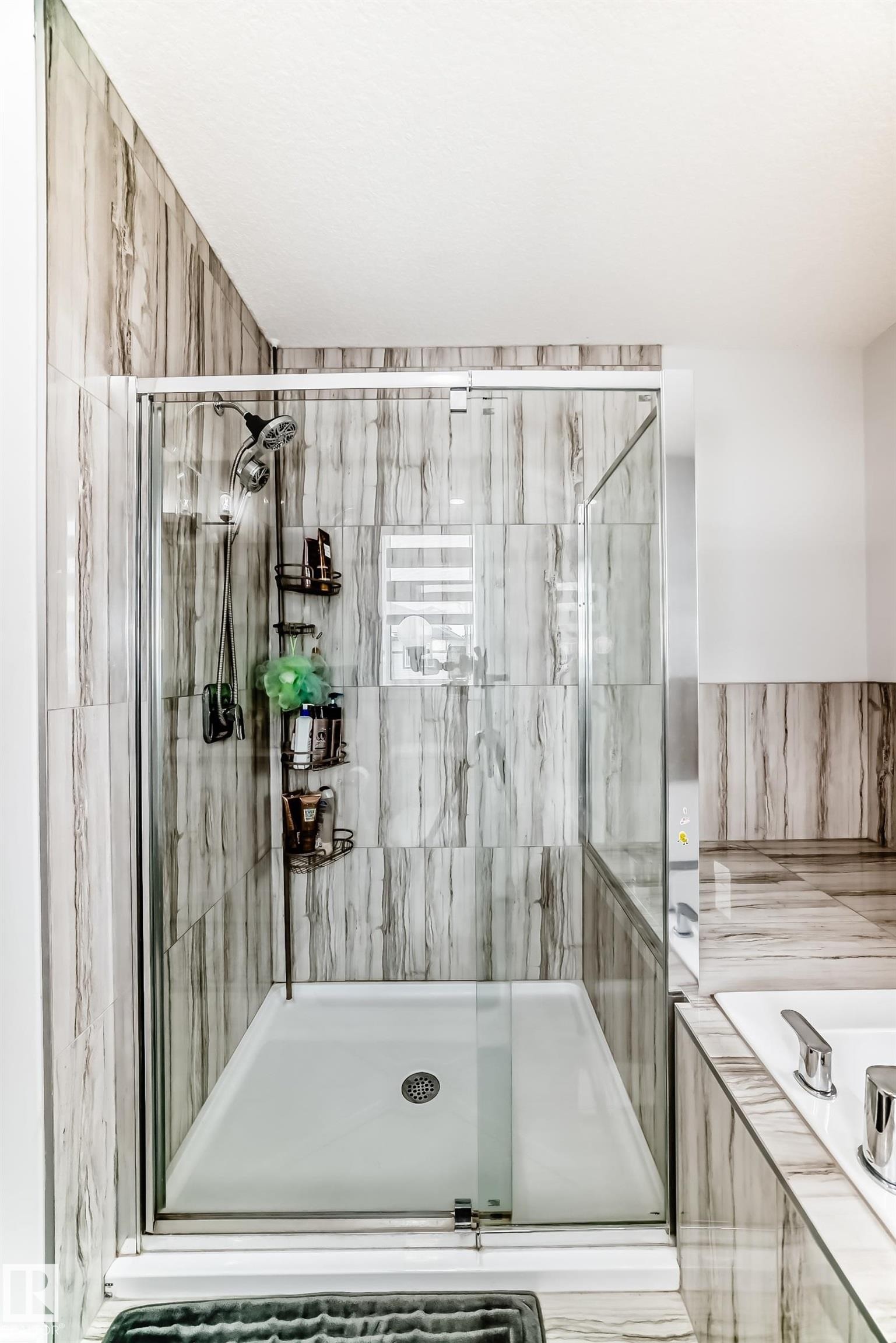 7035 Chivers Loop Sw, Edmonton, AB - Indoor Photo Showing Bathroom