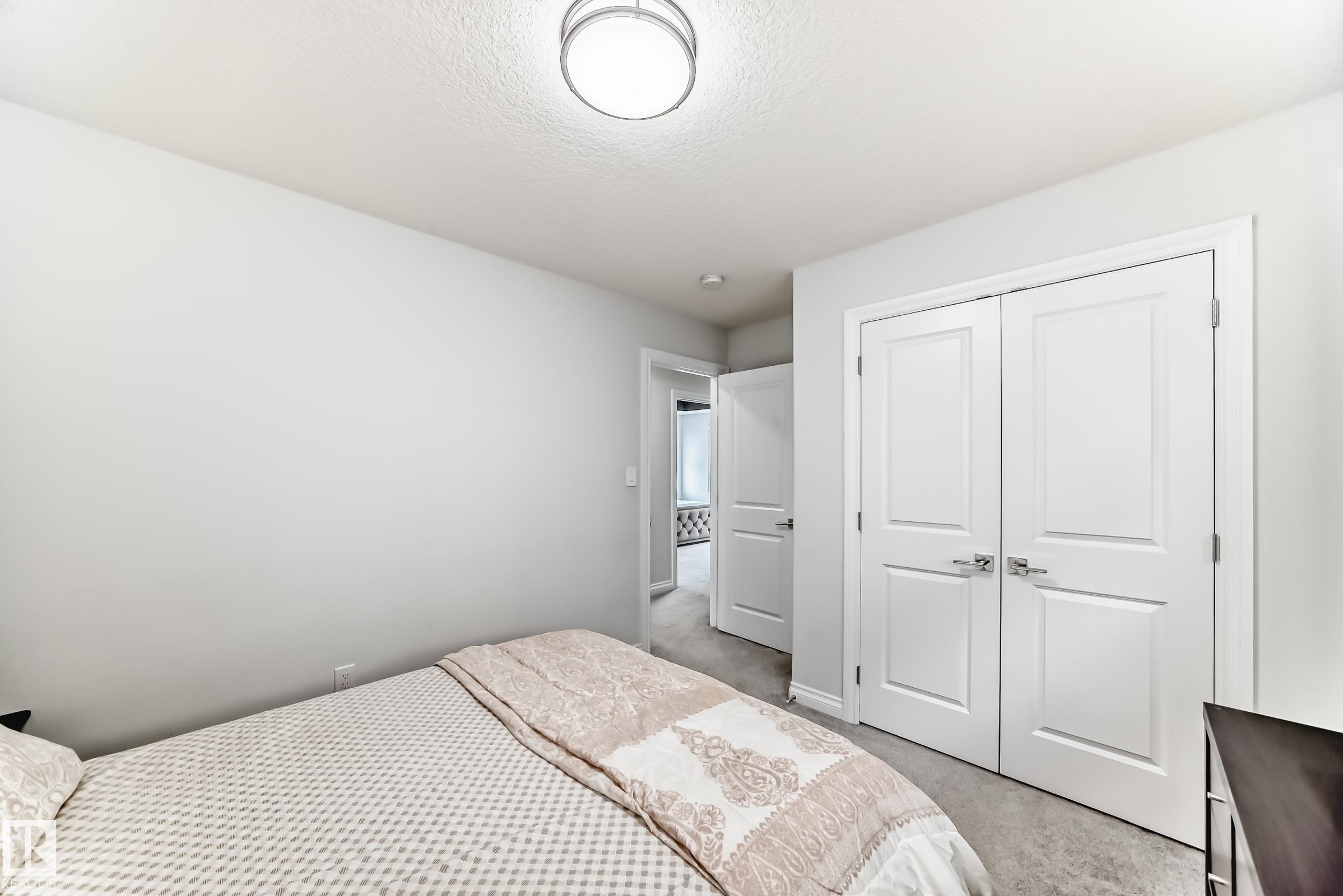 7035 Chivers Loop Sw, Edmonton, AB - Indoor Photo Showing Bedroom