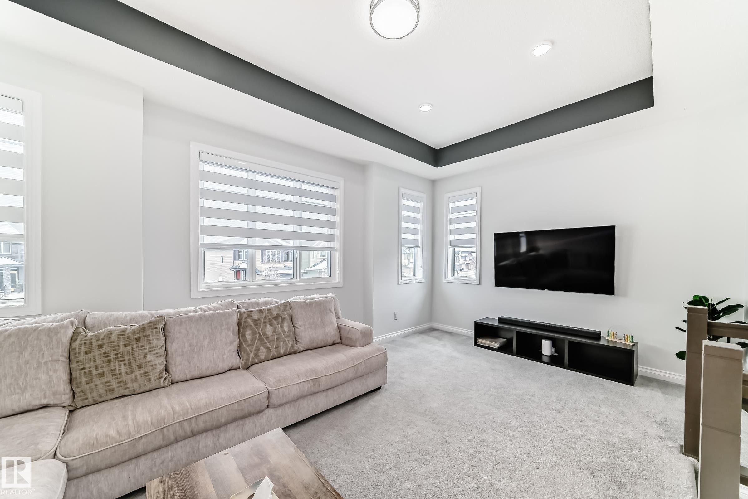 7035 Chivers Loop Sw, Edmonton, AB - Indoor Photo Showing Living Room