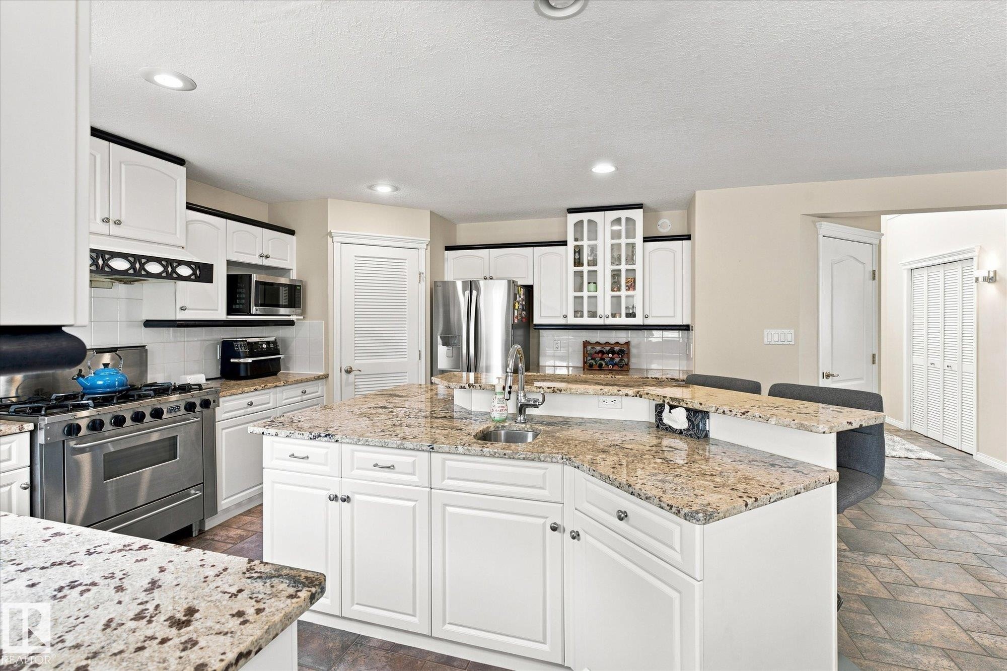 1312 116 Street Nw, Edmonton, AB - Indoor Photo Showing Kitchen With Upgraded Kitchen