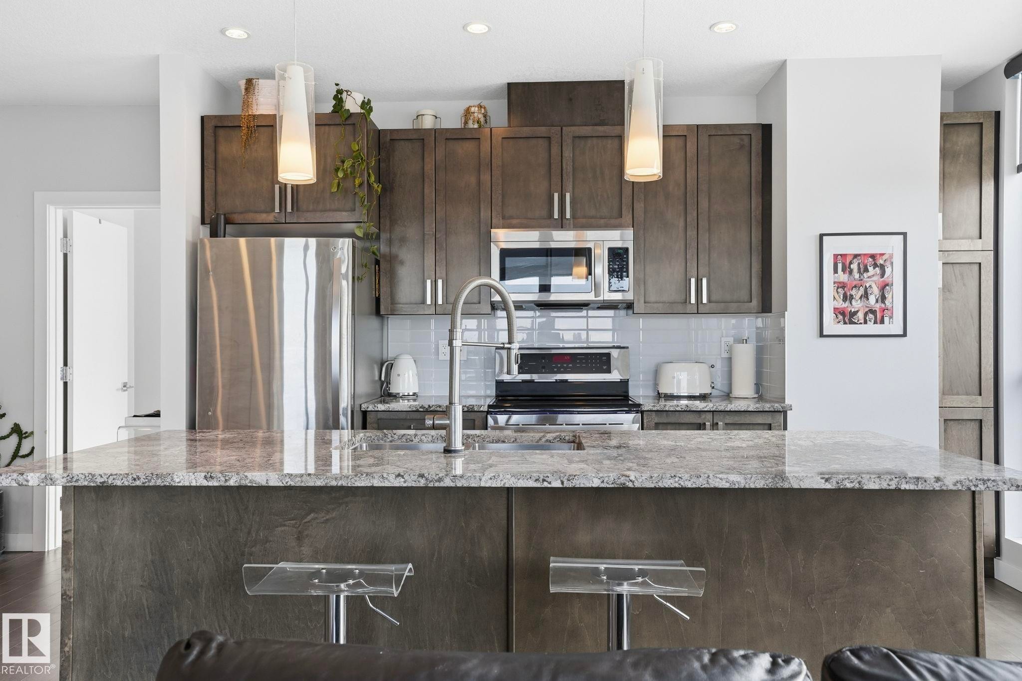 #1307 10238 103 St Nw, Edmonton, AB - Indoor Photo Showing Kitchen With Upgraded Kitchen