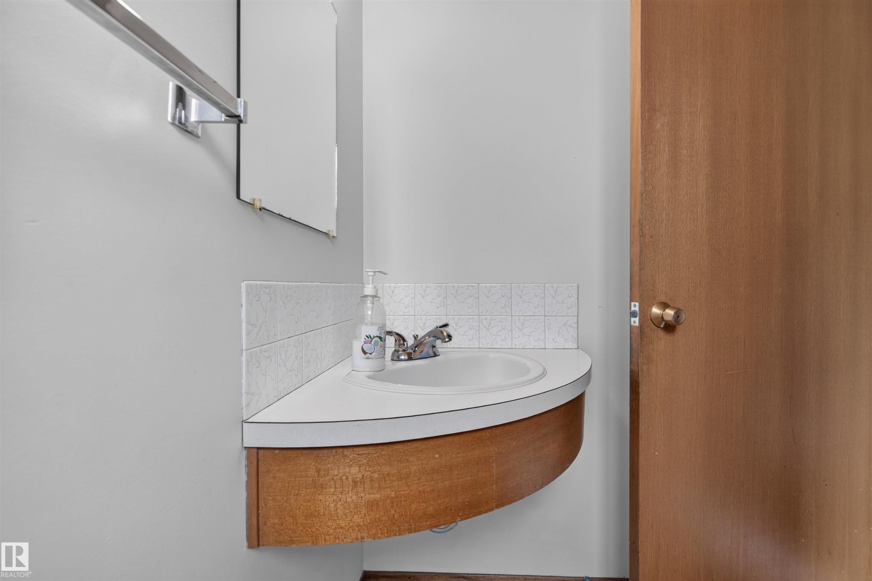 4132 113 Street Nw, Edmonton, AB - Indoor Photo Showing Bathroom