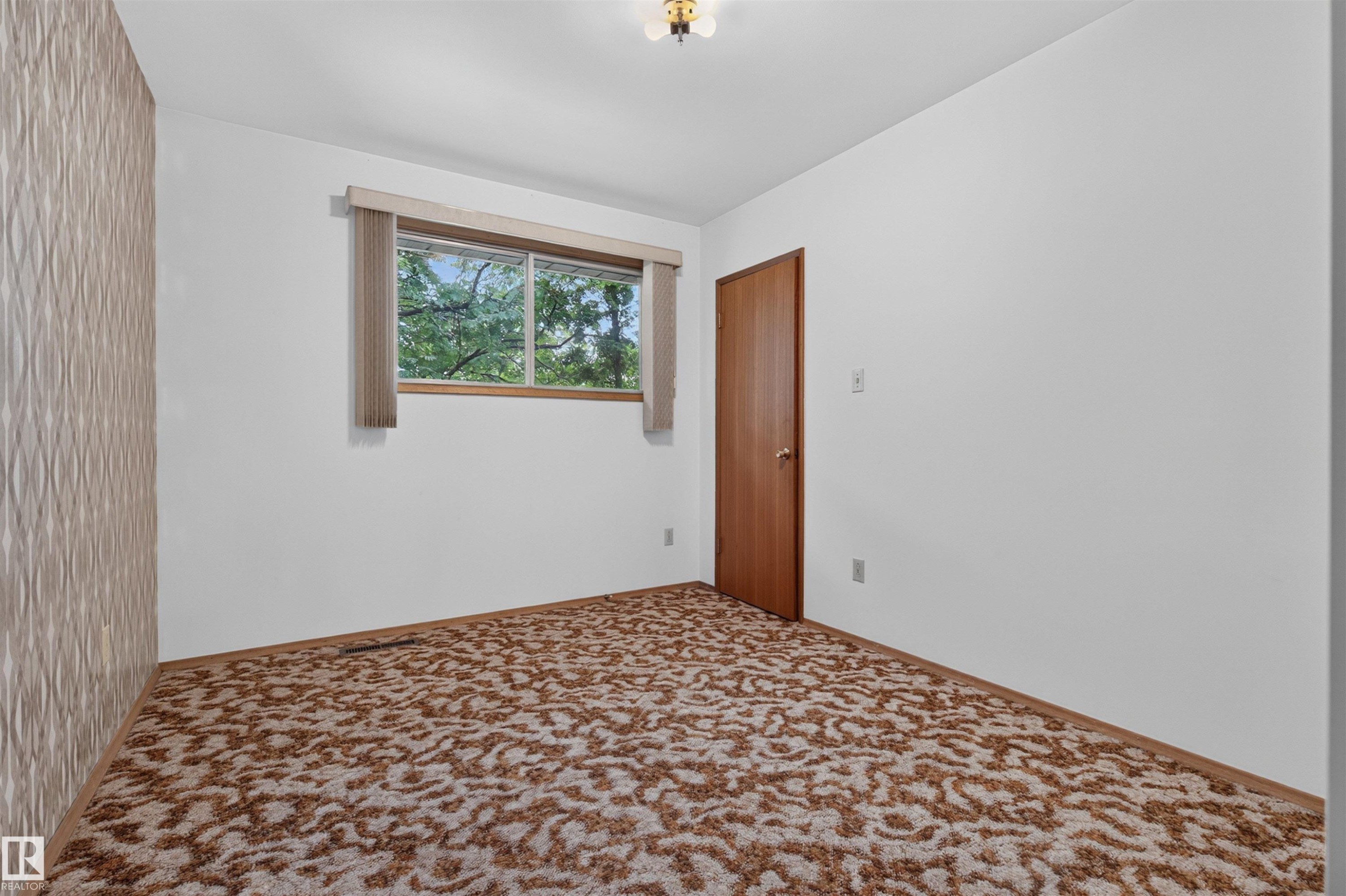 4132 113 Street Nw, Edmonton, AB - Indoor Photo Showing Other Room