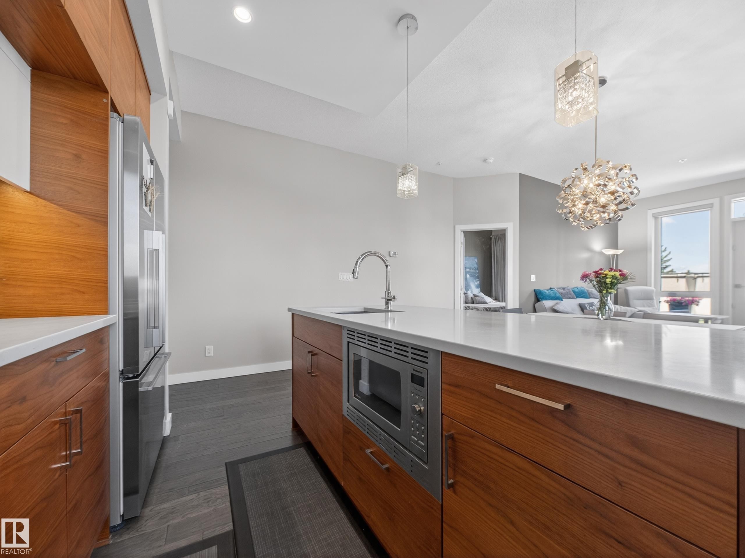 #403, 11710 87 Av Nw, Edmonton, AB - Indoor Photo Showing Kitchen