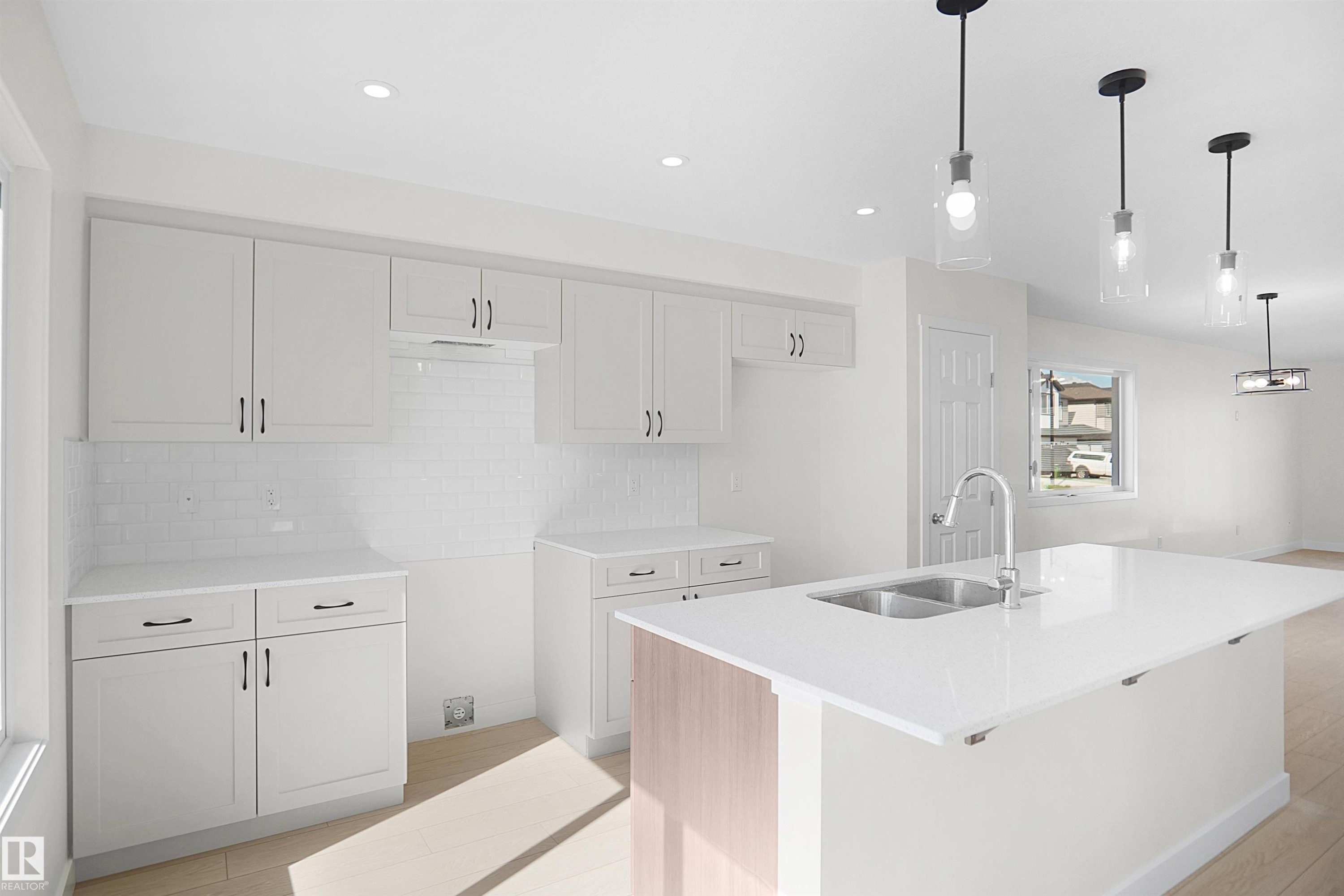 1004 14 Avenue Nw, Edmonton, AB