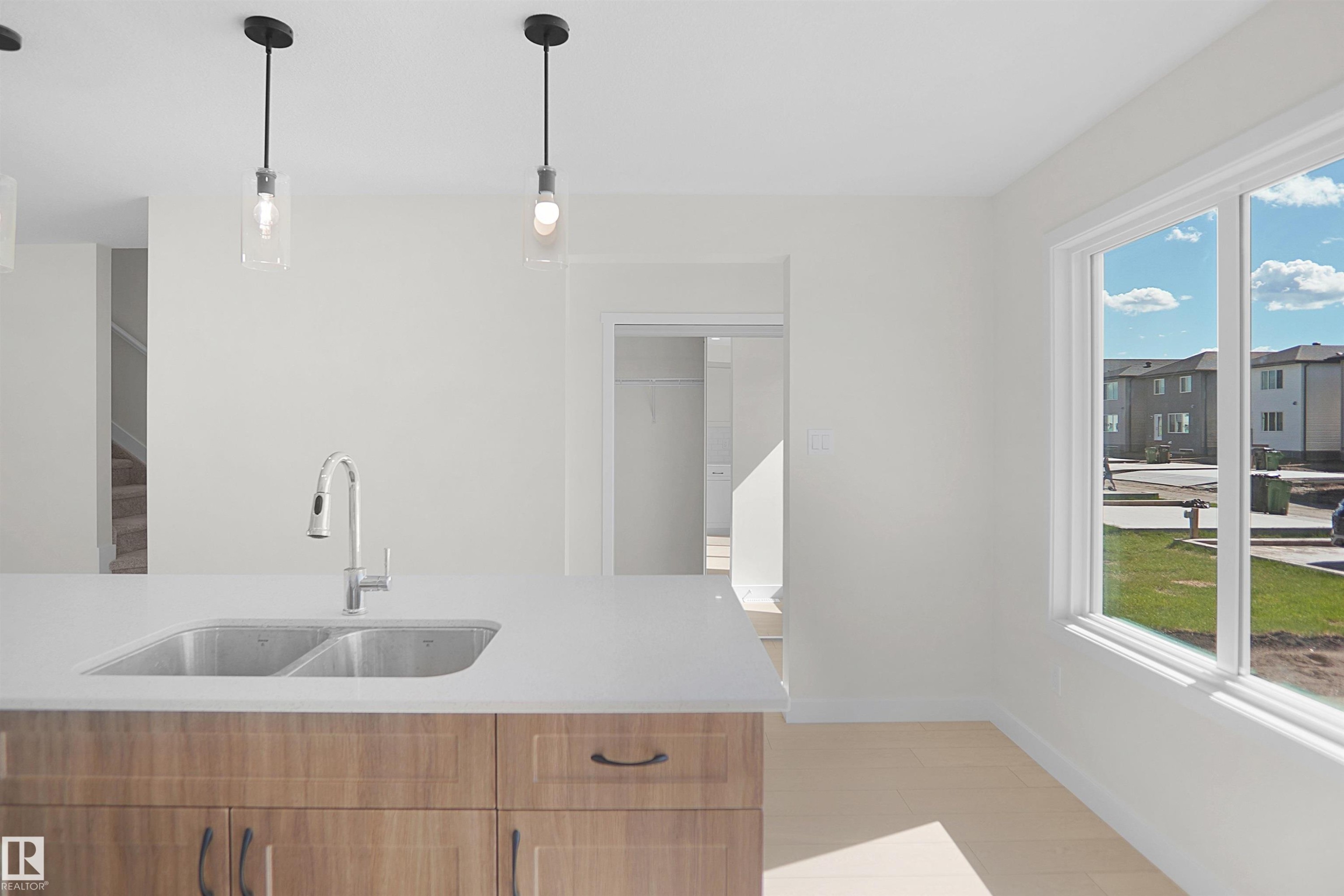 1004 14 Avenue Nw, Edmonton, AB