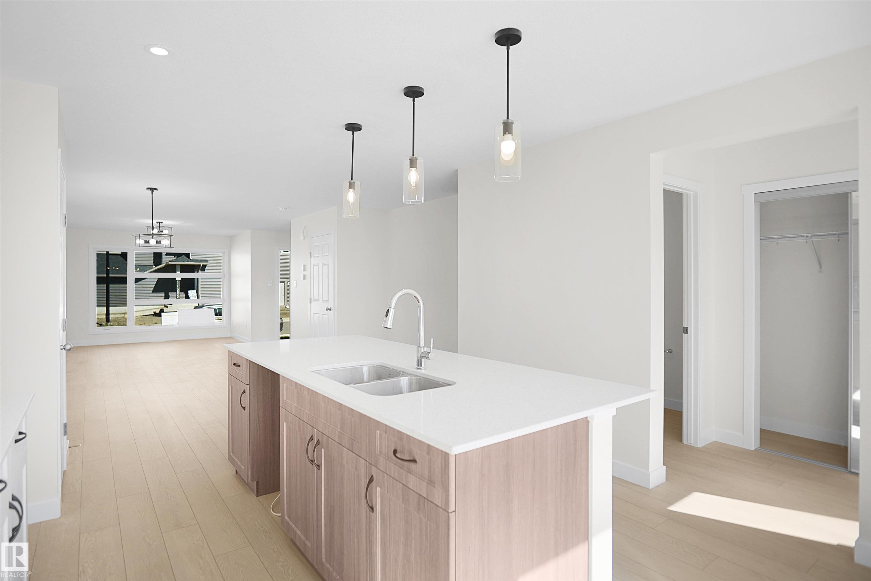 1004 14 Avenue Nw, Edmonton, AB