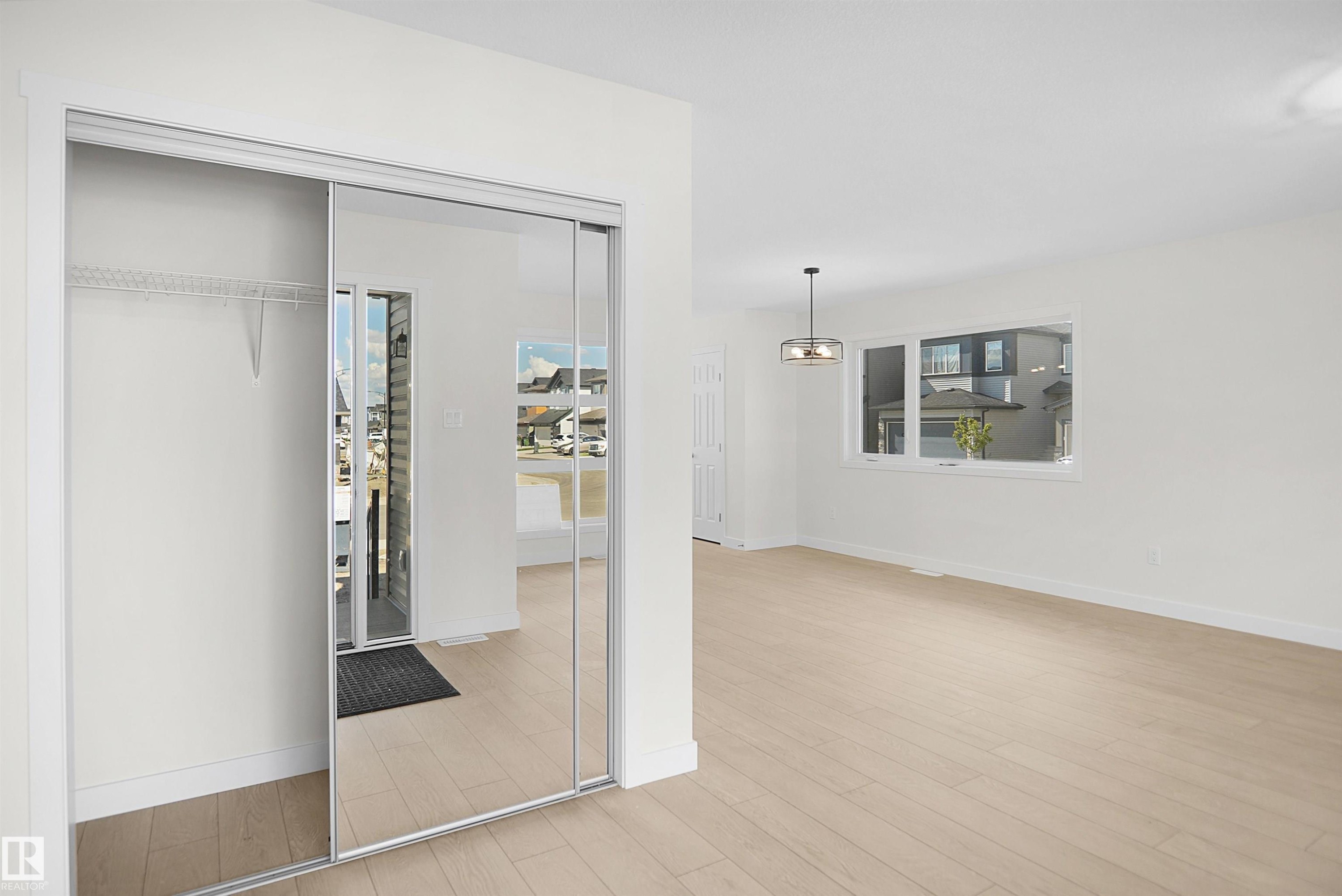 1004 14 Avenue Nw, Edmonton, AB