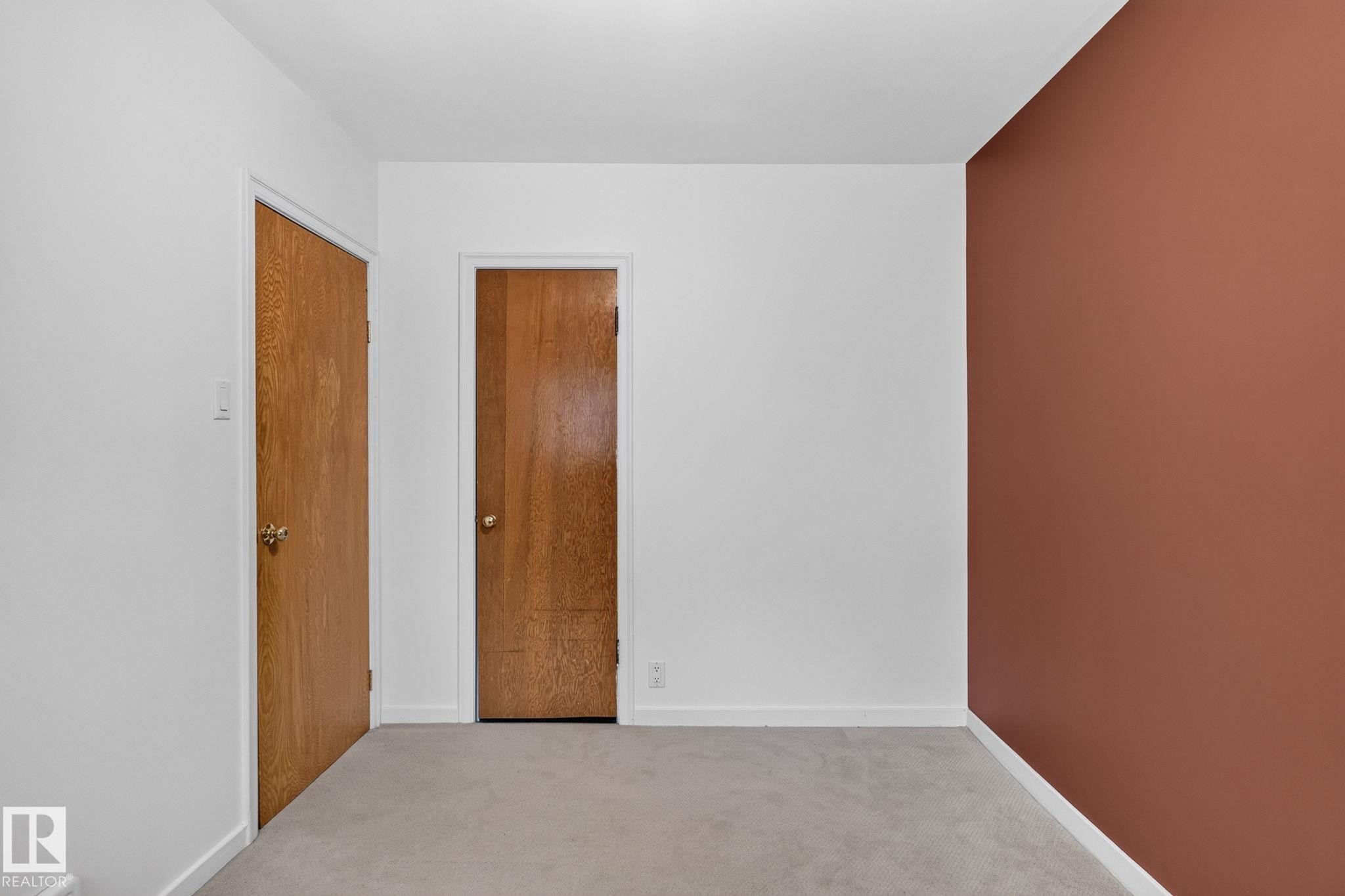 6261 112A Street Nw, Edmonton, AB - Indoor Photo Showing Other Room