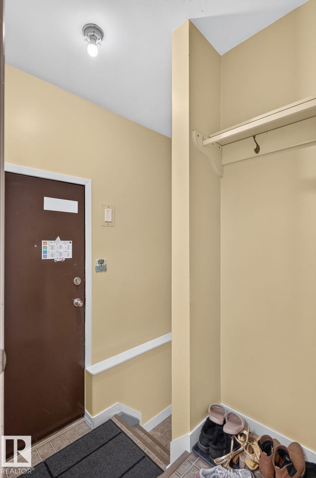 6261 112A Street Nw, Edmonton, AB - Indoor