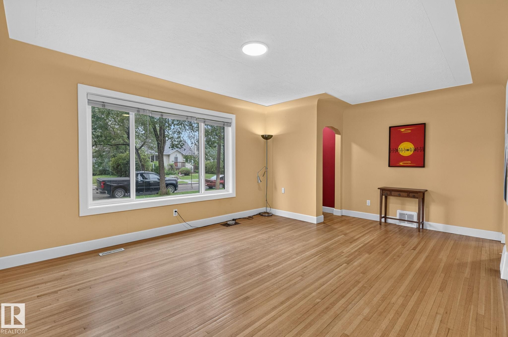 6261 112A Street Nw, Edmonton, AB - Indoor Photo Showing Other Room
