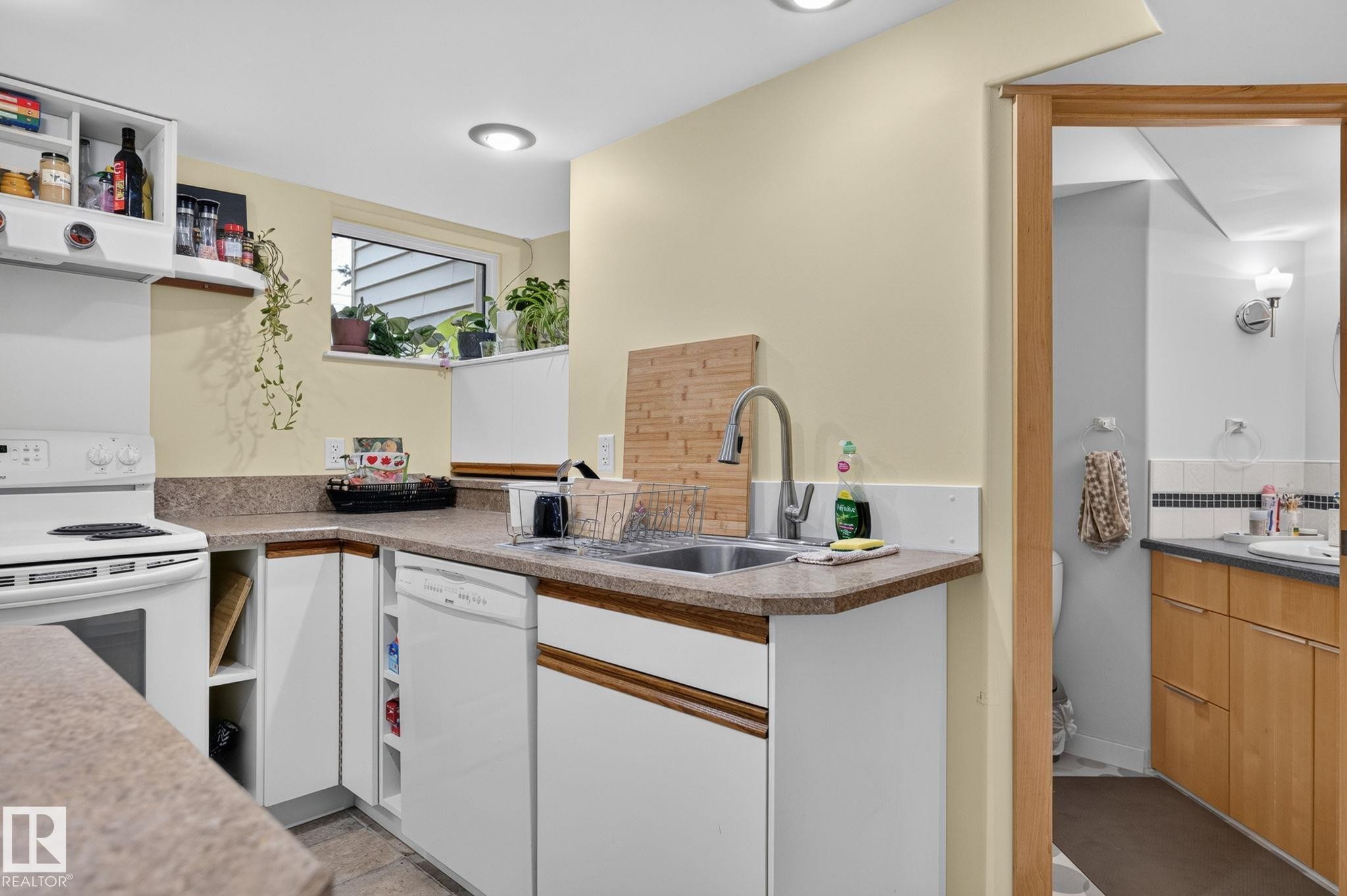 6261 112A Street Nw, Edmonton, AB - Indoor Photo Showing Kitchen With Double Sink