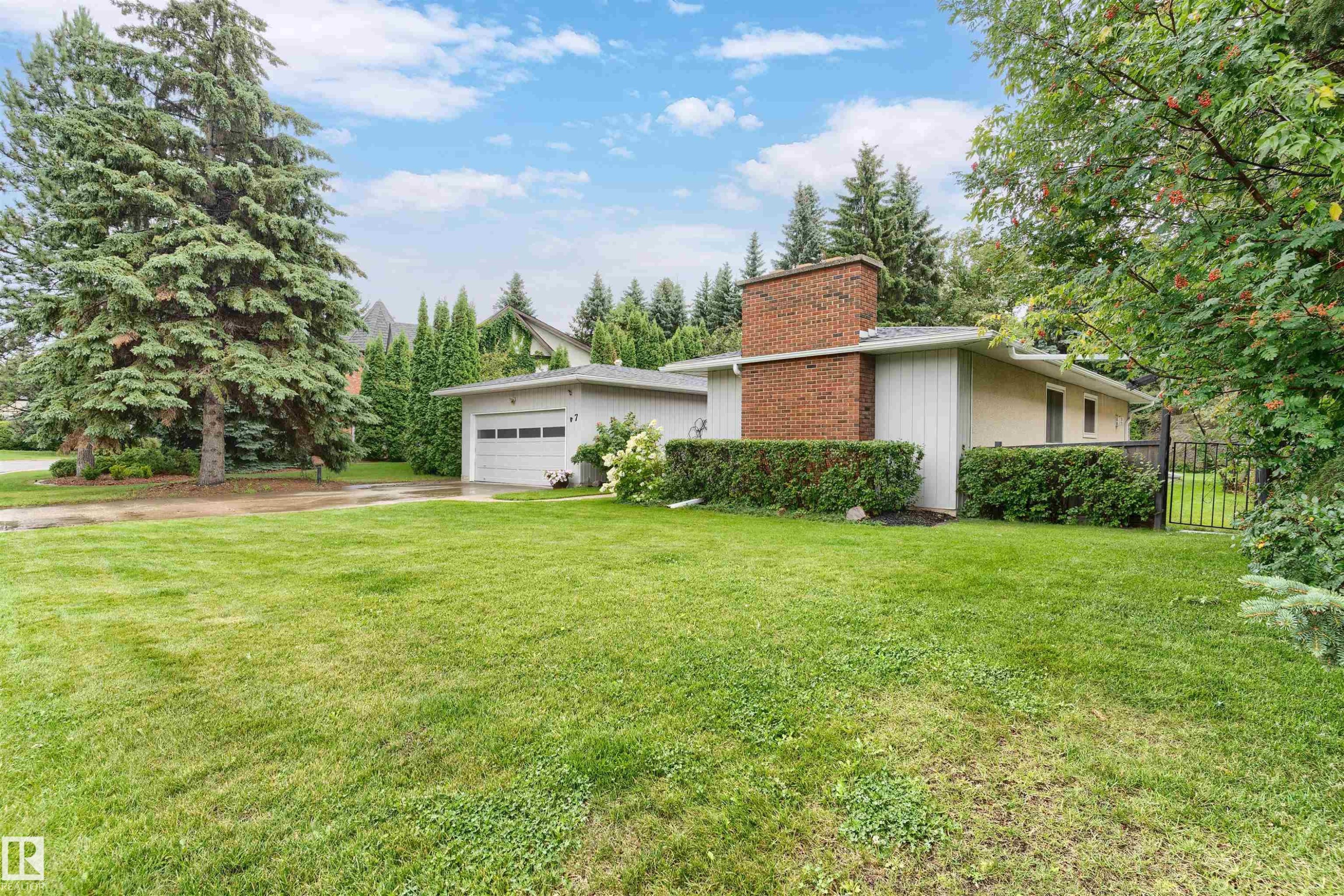 7 Quesnell Crescent Nw, Edmonton, AB - Outdoor