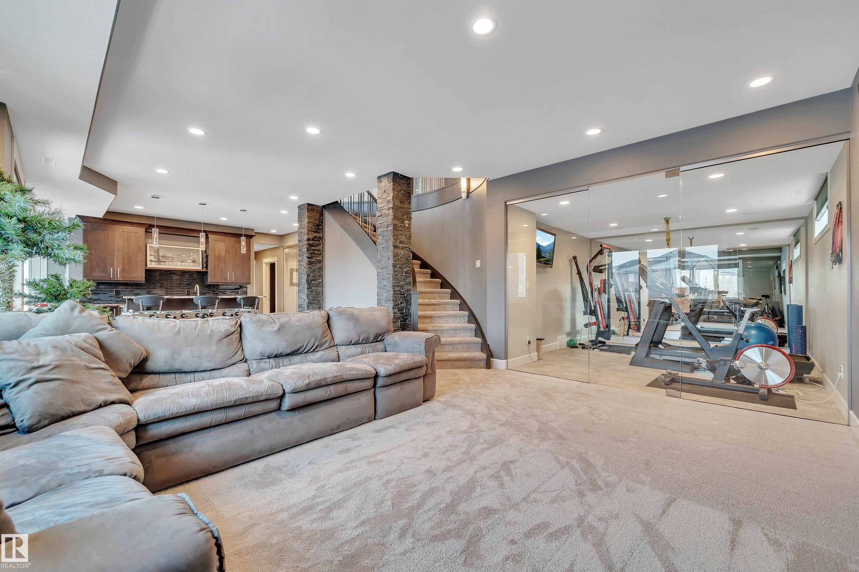 4510 Wingfield Bay Nw, Edmonton, AB - Indoor Photo Showing Living Room