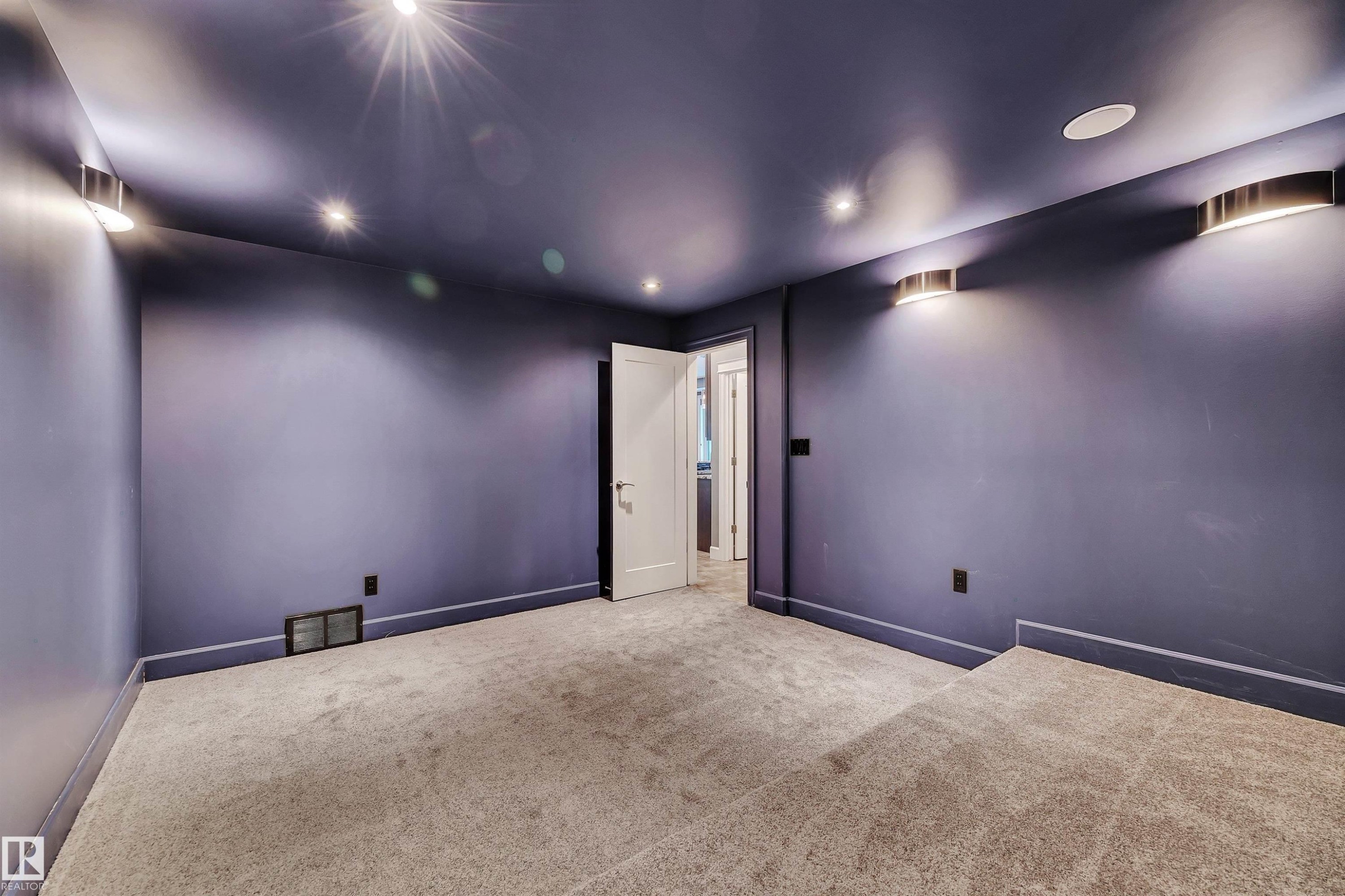 4510 Wingfield Bay Nw, Edmonton, AB - Indoor Photo Showing Other Room